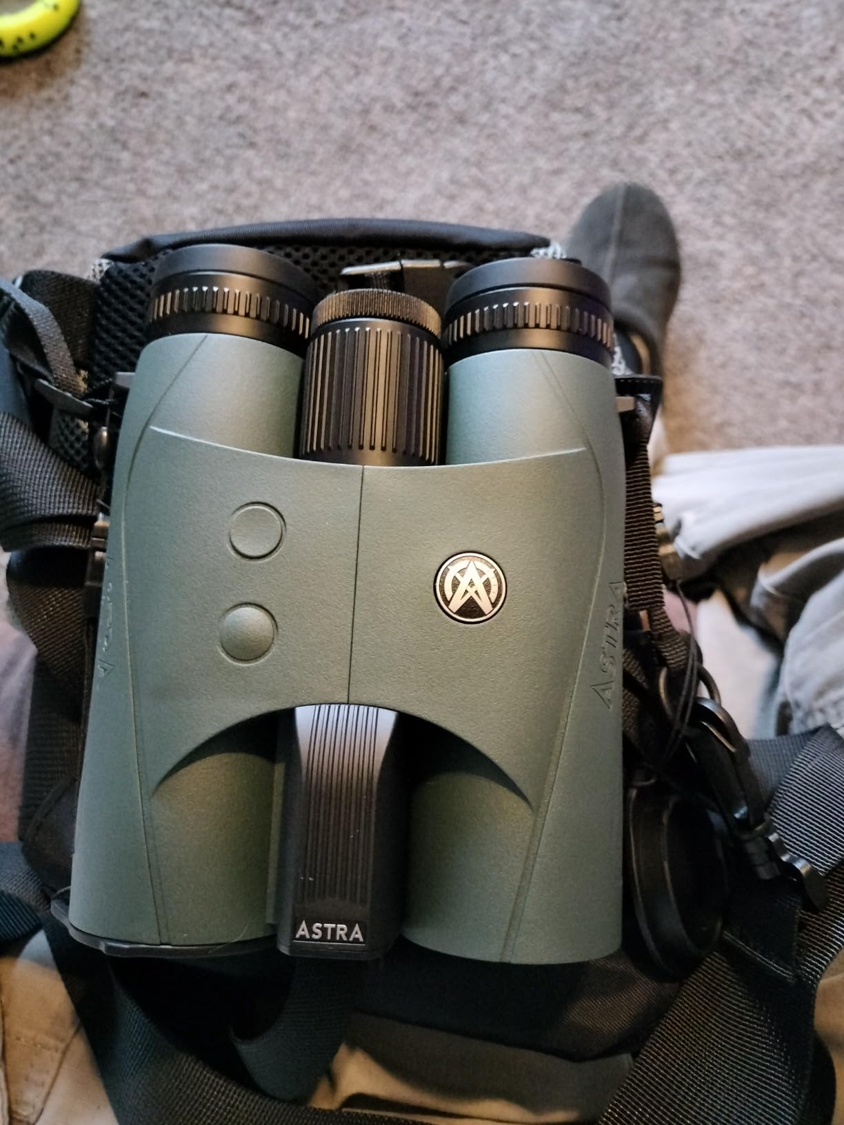 Astra Optix HBX1600B 10x42 1760 Yard Laser Rangefinder Binocular for Hunting, Shooting and Golf with Built-in Ballistics, Bright HD LCD, Fast 0.1s and Accurate +/1 yd. Ranging customer photo 2