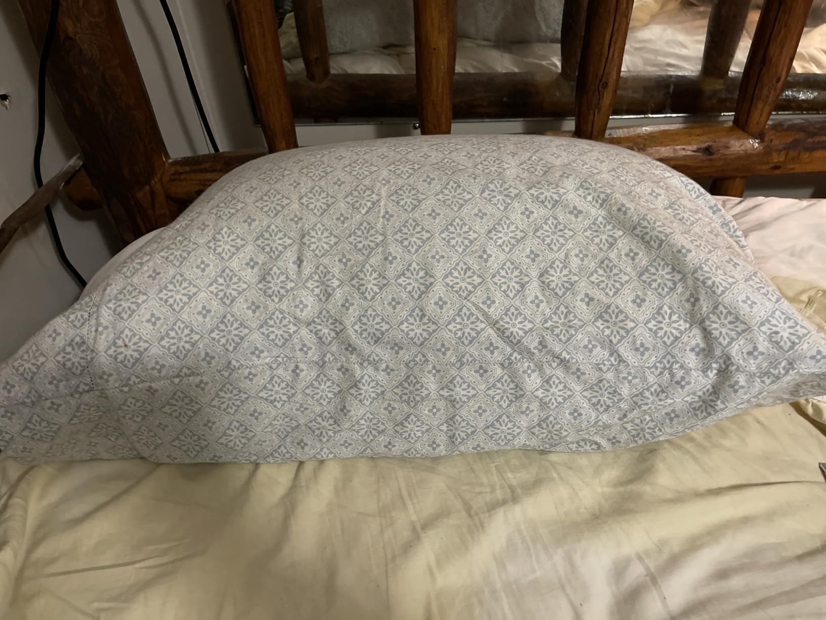 Cooling Shredded Memory Foam Bed Pillows, Queen Size, Set of 2, 20 x 30 in customer photo 2