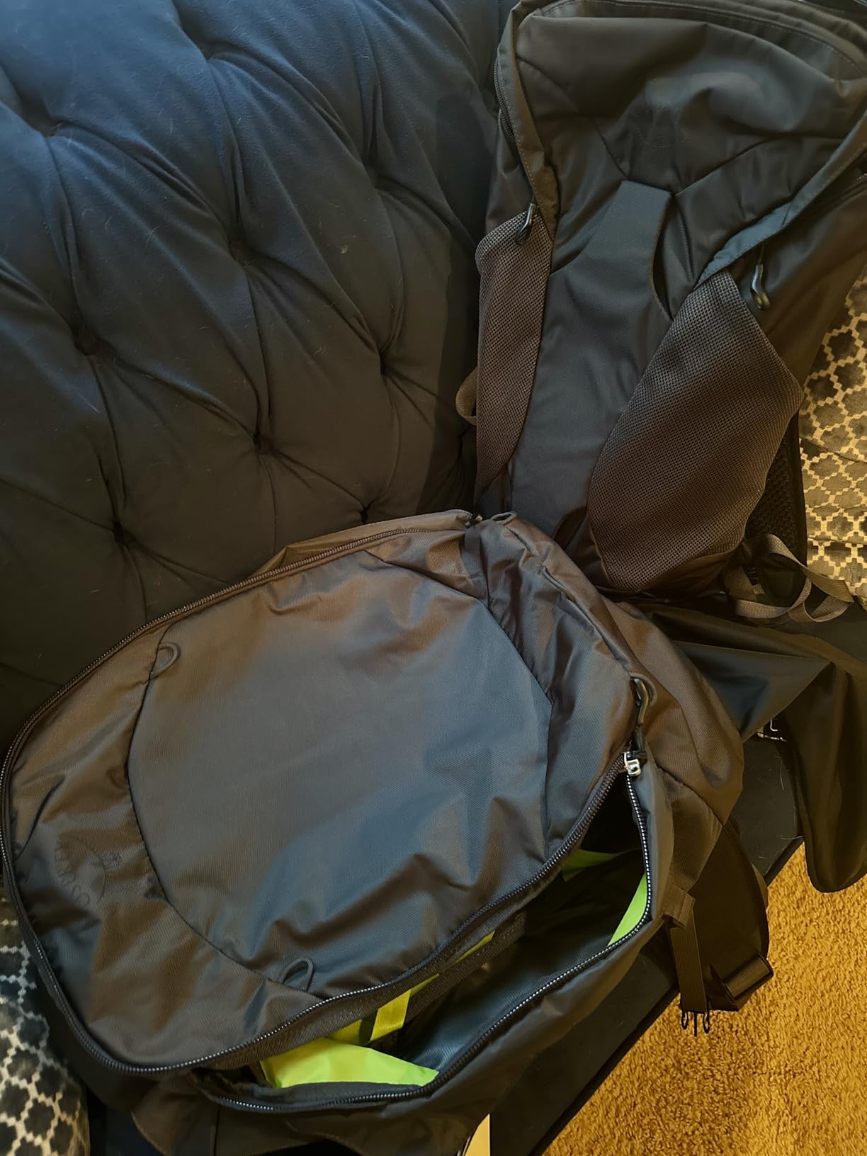 Osprey Farpoint 40L Men's Travel Backpack, Gopher Green customer photo 1