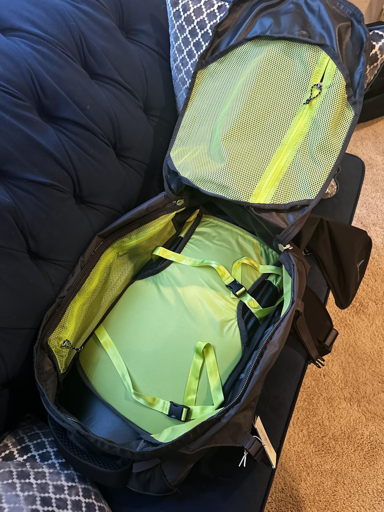 Osprey Farpoint 40L Men's Travel Backpack, Tunnel Vision Grey customer photo 2