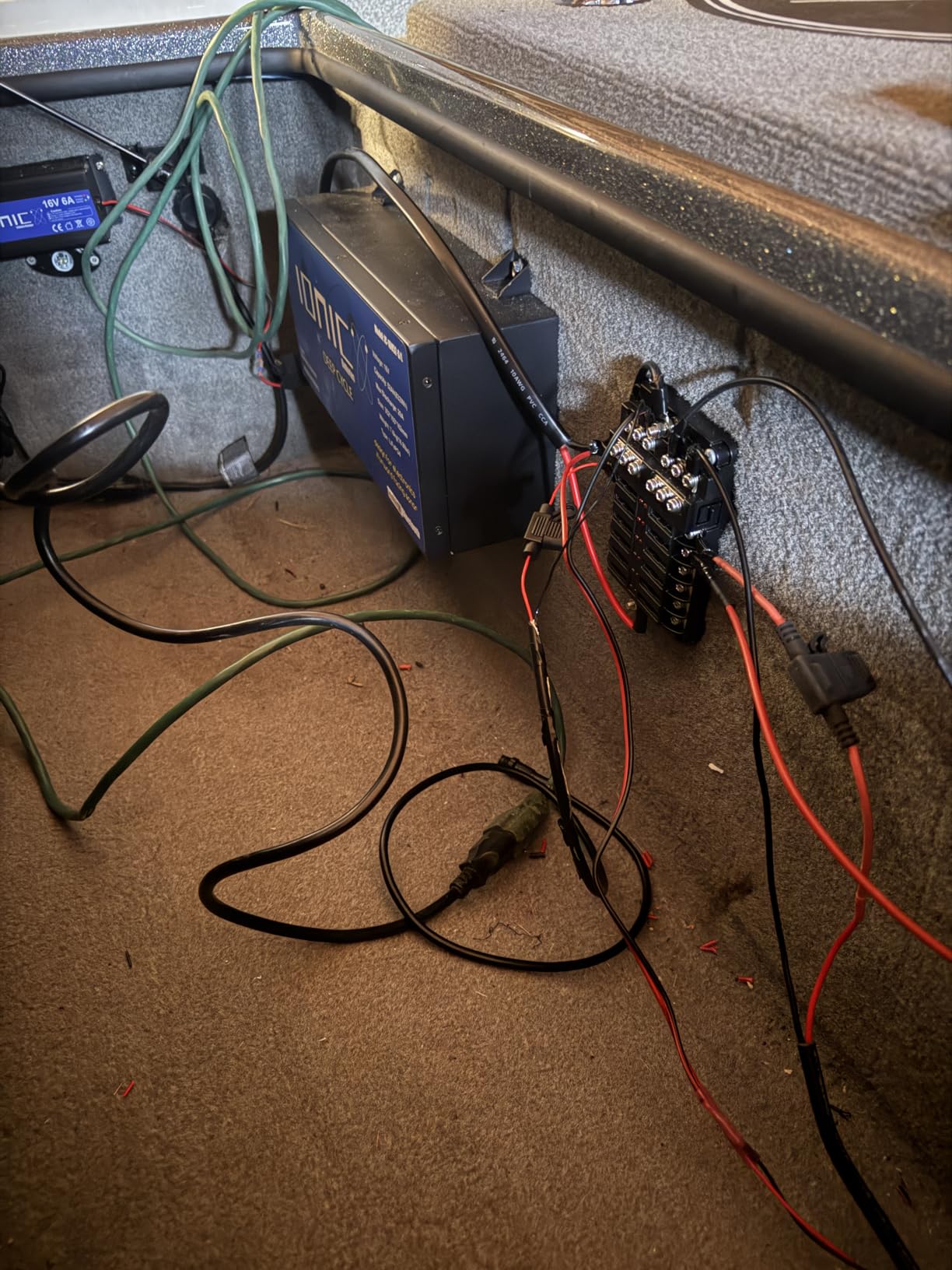 LiveScope™ Plus System with GLS 10™ and LVS34 Transducer, Target Separation, Sharp Sonar Images, Vivid Color, Clear Vision customer photo 2
