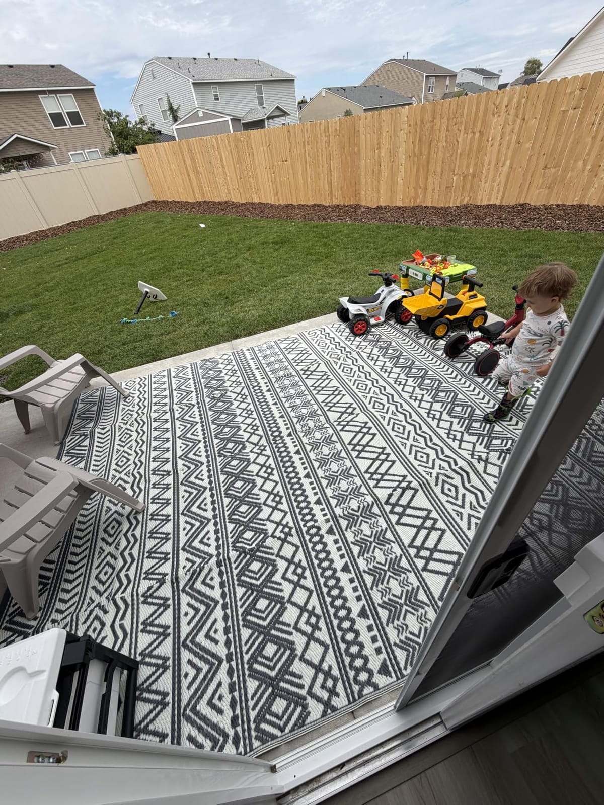 MontVoo Outdoor Rug Carpet Waterproof 5x8 Outdoor Patio Rug Mat Reverisble Plastic Straw Outdoor Rug for RV Camping Picnic Beach Balcony Boho Grey customer photo 1