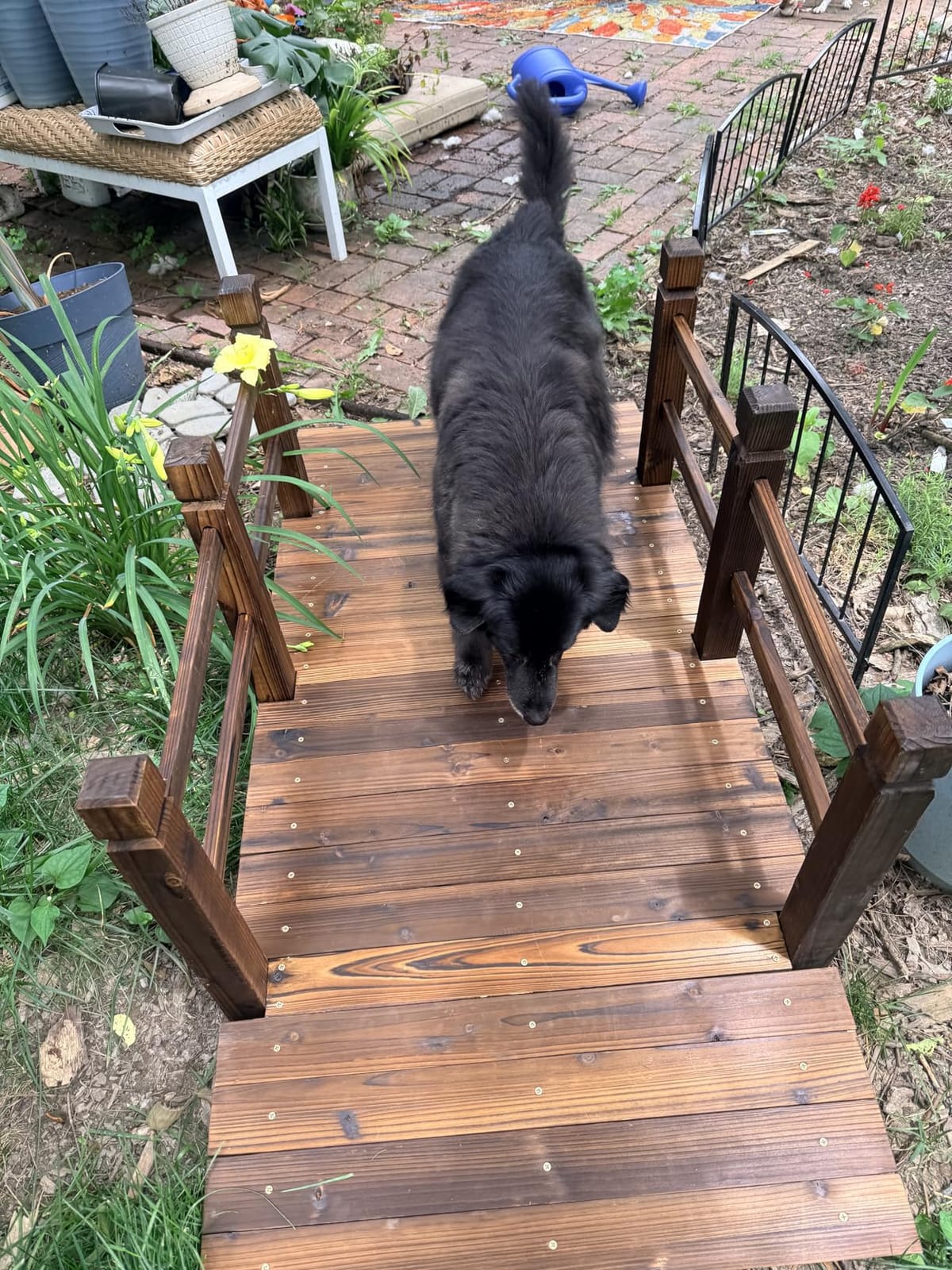 VINGLI 7.5 ft Garden Bridge, Arch Walkway Wooden Bridge with Safety Rails Stained Finished, Decorative Landscaping Footbridge for Koi Pond, Dry Creek Bed, Garden Pathway or Rustic Wedding Decor customer photo 1