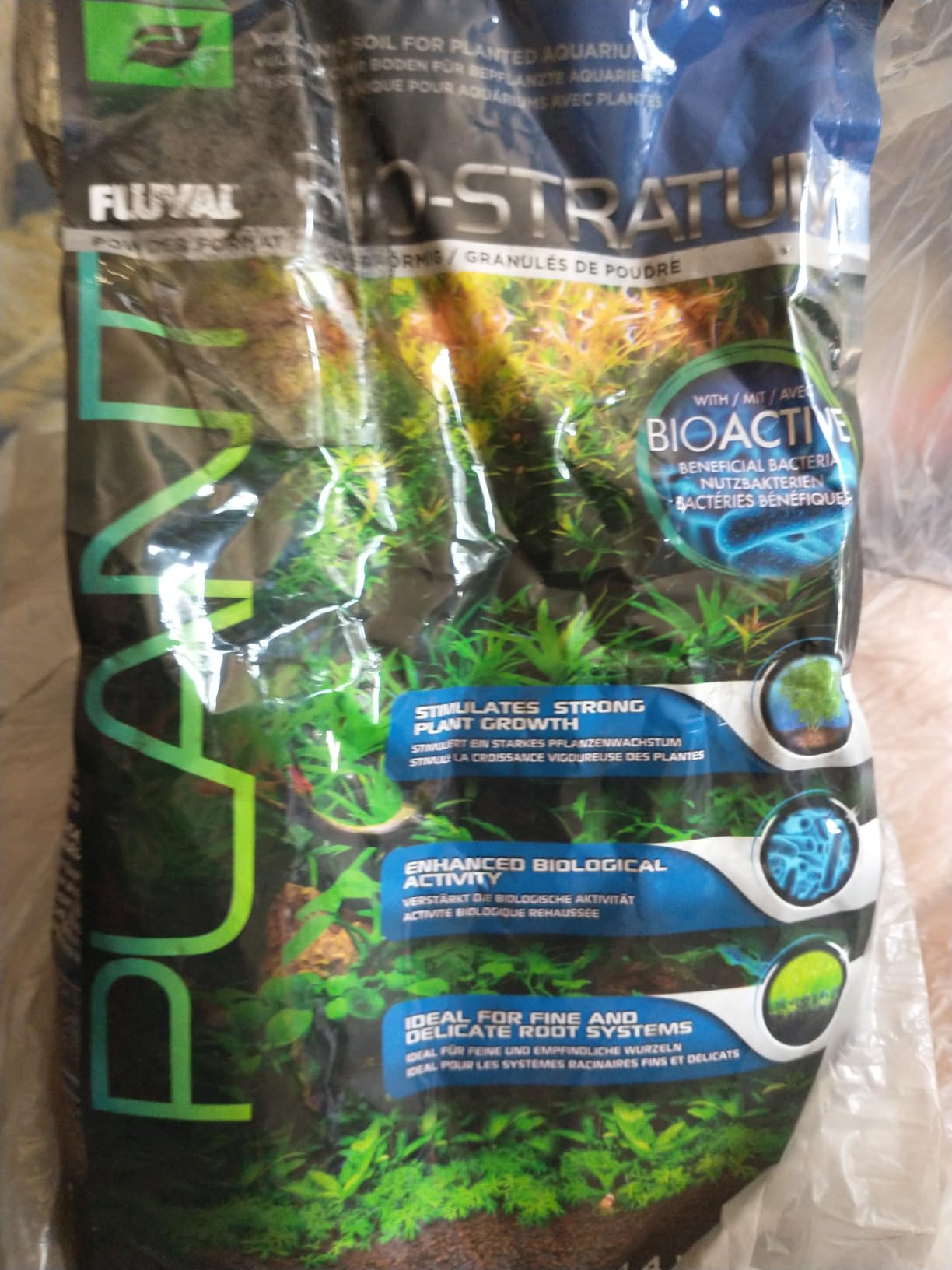 Fluval 12696 Volcanic Soil Bio Stratum for Planted Tanks, 4.4 lbs. customer photo 2
