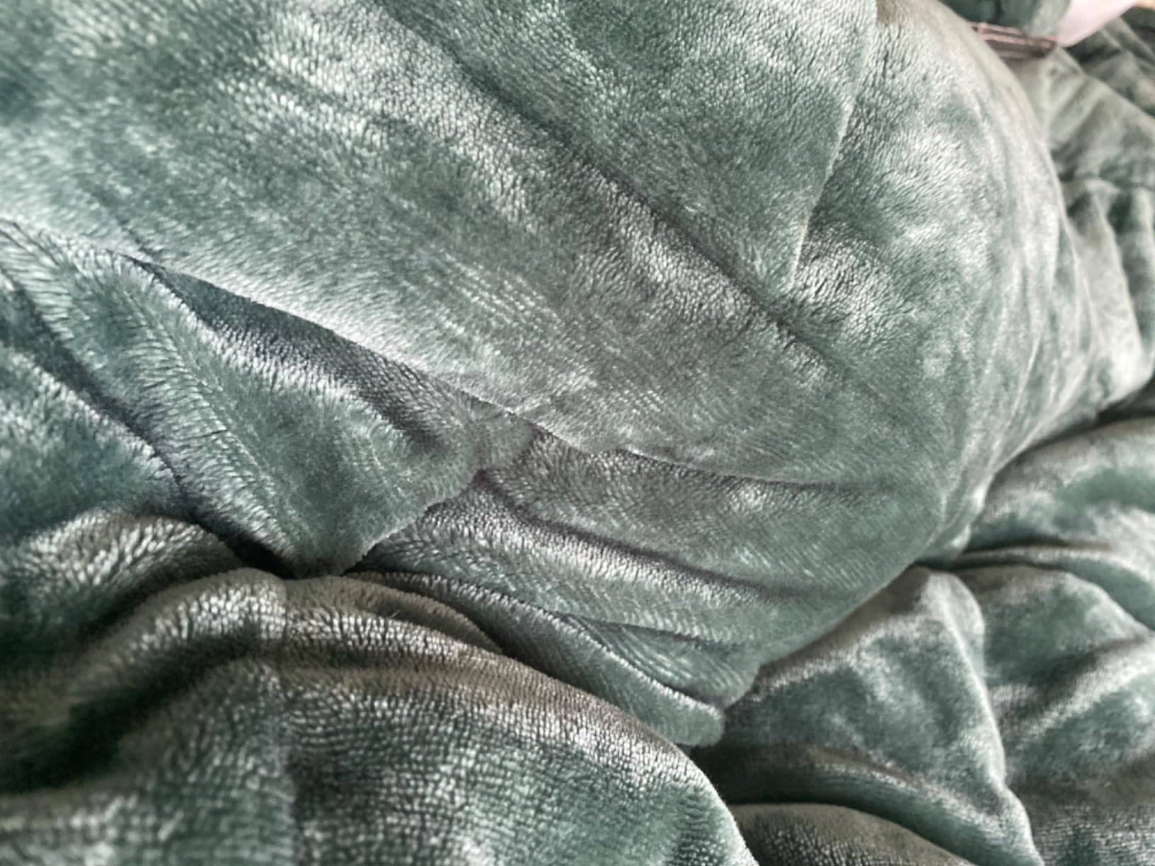 Alomidds Weighted Blanket (Queen Size 20lbs 60x80 inches) with Soft Plush Fleece, Throw Blanket with Cozy Warm Sherpa,Ultra Fuzzy Heavy Blanket Microfiberfor for Sofa Bed, Dark Grey customer photo 2