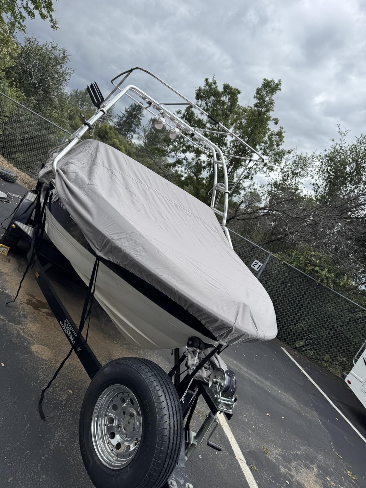 Waterproof 17-19FT Boat Cover, 1200D Heavy Duty Trailerable Cover | Marine Grade Oxford Fabric, UV & Tear Resistant, Double Stitching, Elastic Hem, Fits V-Hull/Ski Boat/Bass Boat/Fishing Boat customer photo 1