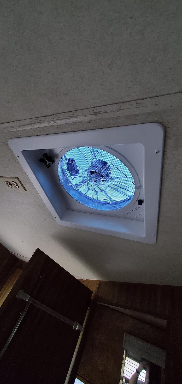 RV Roof Vent Fan 6-Speed-Reversible customer photo 1