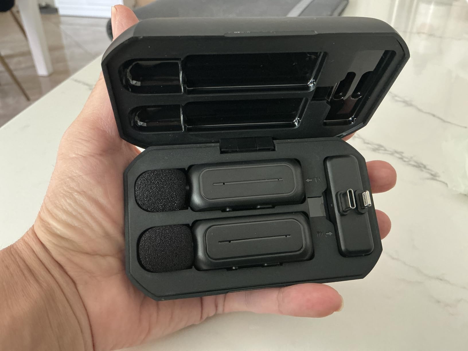 Ecomxia 2 Pcs Wireless Lavalier Microphone for iPhone iPad Android with Charging Case 7H Clip on Lapel Microphone Wireless for Video Recording Vlogging, YouTube, Interview, 3 Mode Denoise, 70ft customer photo 2