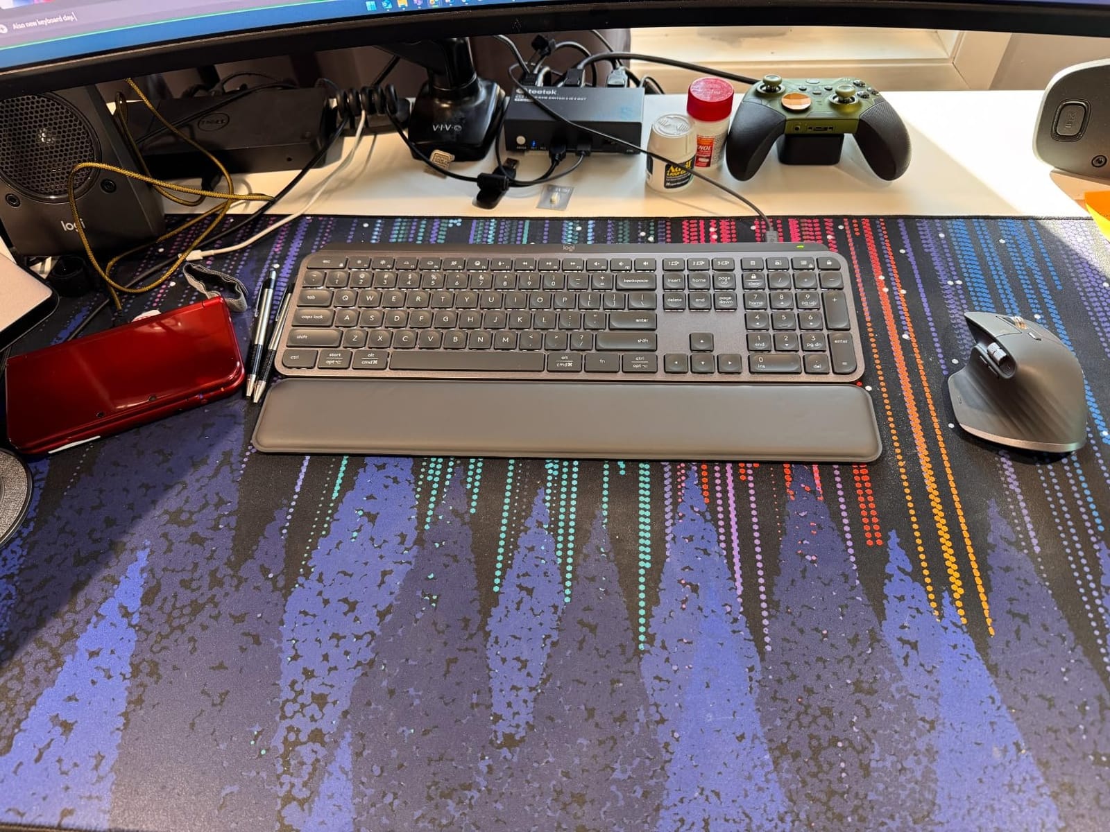 Logitech MX Keys S Combo Performance Wireless Keyboard and Mouse - Graphite customer photo 2