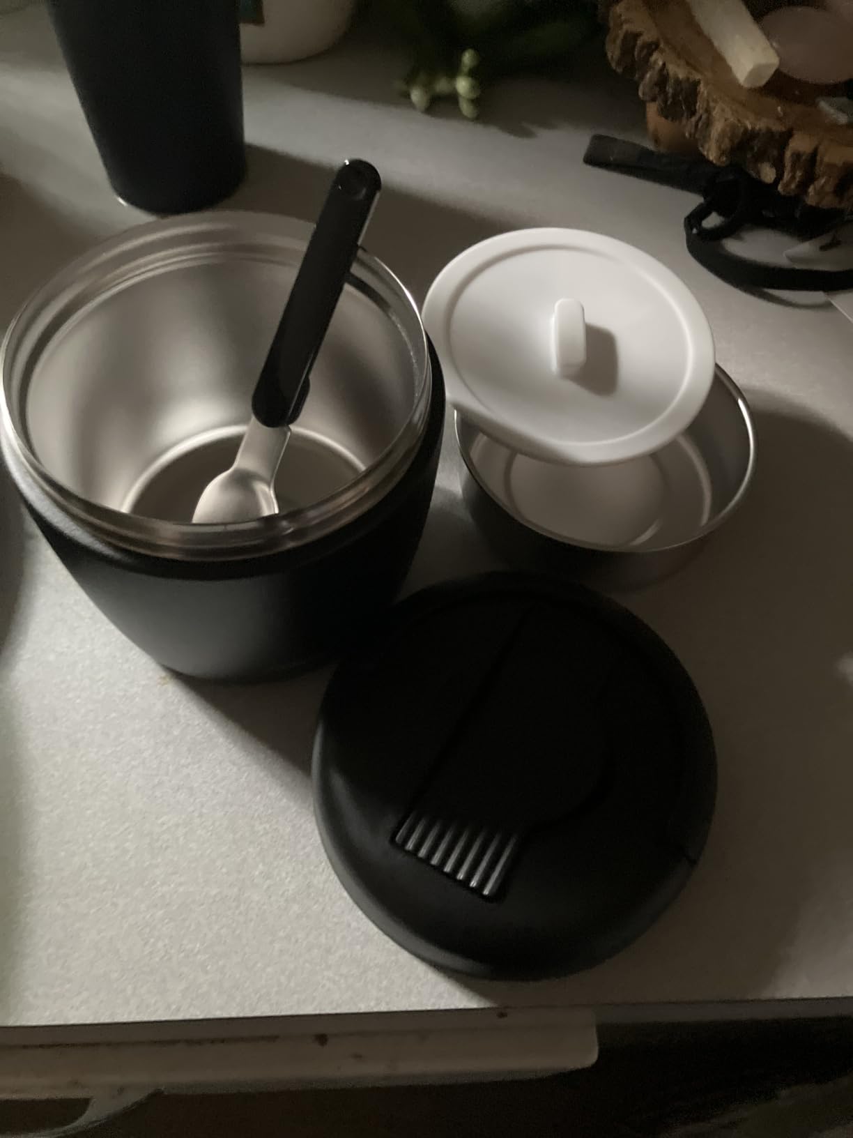 wiwens Thermo Food Jar for Hot Food 32OZ Soup Thermo Lunch Containers Wide Mouth Vacuum Insulated Stainless Steel Leakproof Bento Box with Spoon (Black) customer photo 2