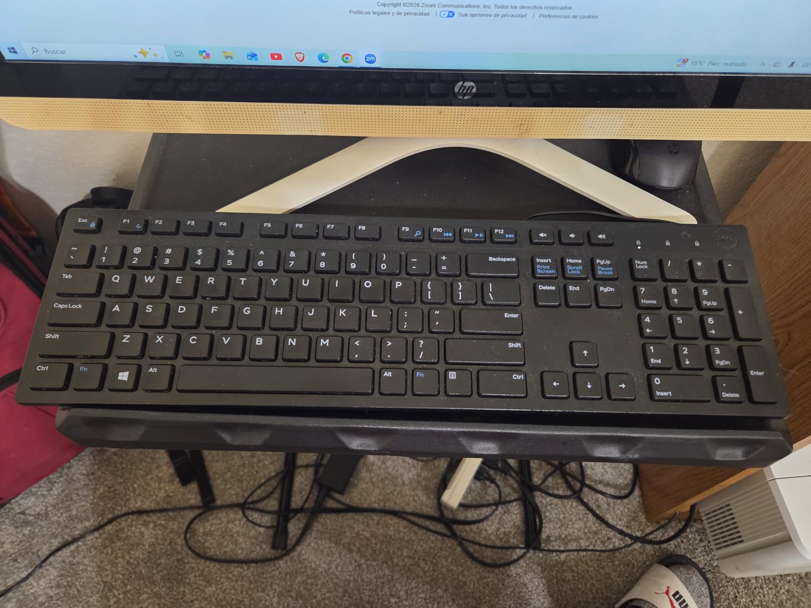 HP 330 Wireless Keyboard and Mouse Combo - 2.4 Ghz Wireless USB Receiver - Chiclet Keys, 12 Keyboard Shortcuts - 1600 DPI Multi-Surface Mouse - LED Num Lock, Caps Lock, Scroll Lock (2V9E6AA) customer photo 2