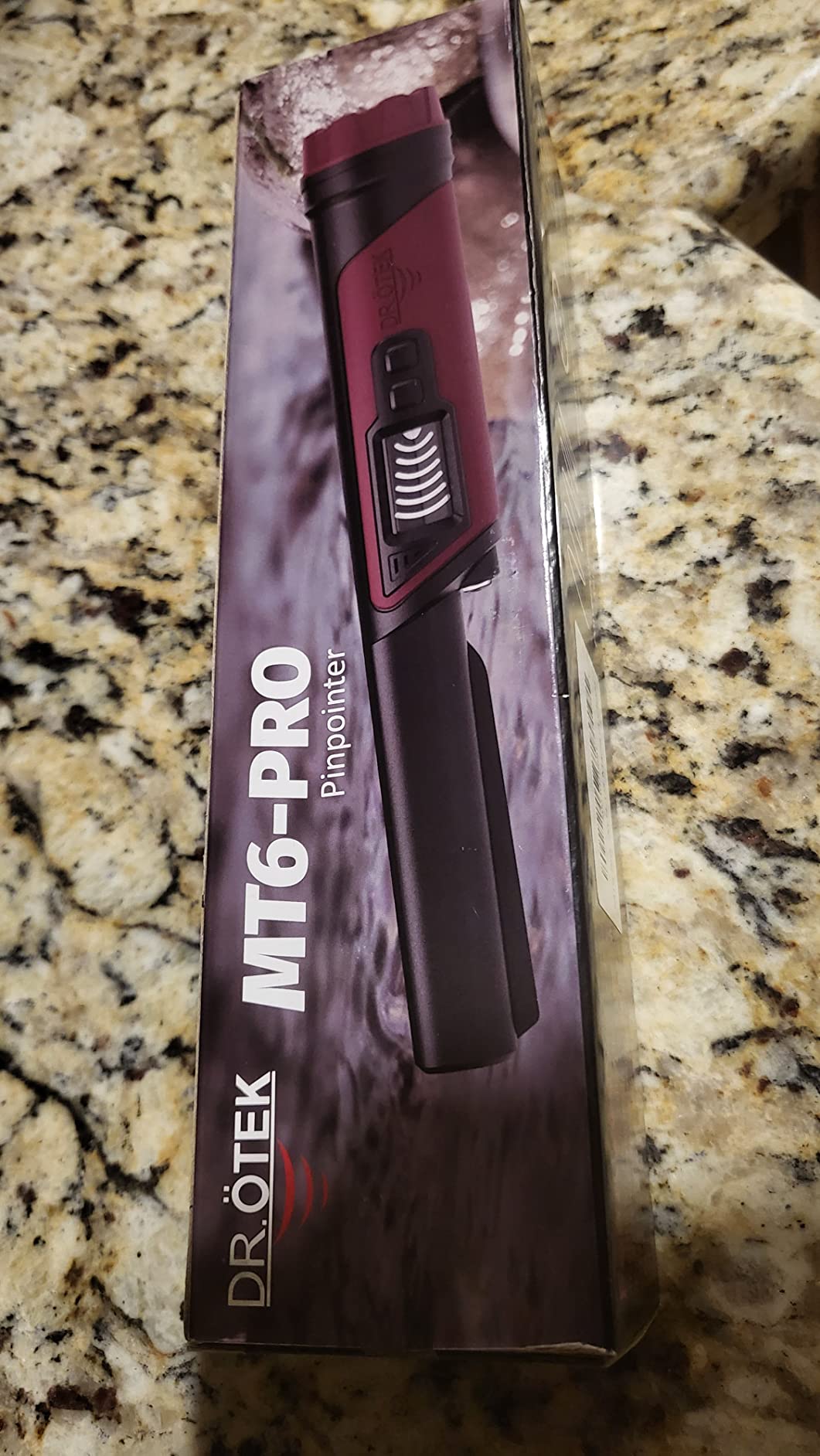 DR.ÖTEK Metal Detector Pinpointer, IP68 Fully Waterproof Underwater Pinpointer Metal Detector with LCD Screen & LED Light 360° Accurate High-Sensitivity Detection, Handheld Wand for Adults & Kids, Red customer photo 1