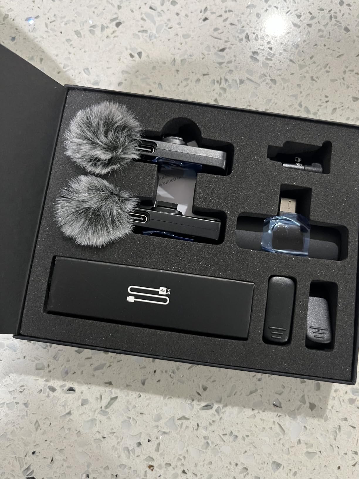 Labstandard Professional Wireless Lavalier Lapel Microphone for iPhone, iPad, mini Video Recording Mic forInterview Video Podcast Vlog YouTube&Livestream, Noise Reduction, Plug &Play customer photo 2