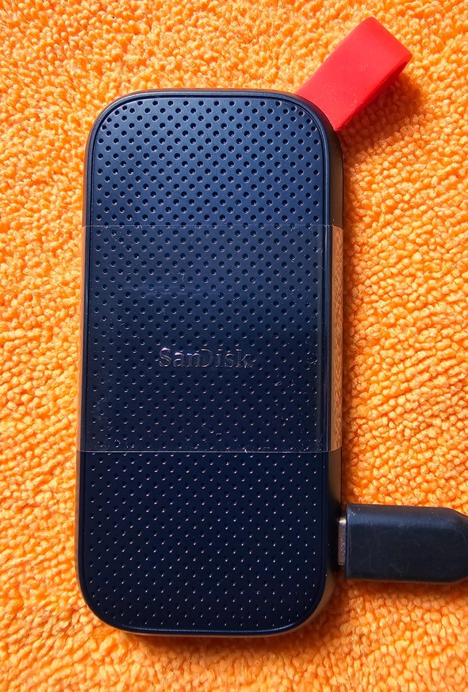 Sandisk 1TB Portable SSD, Up to 800MB/s Read Speeds, Black (Old Model) customer photo 1