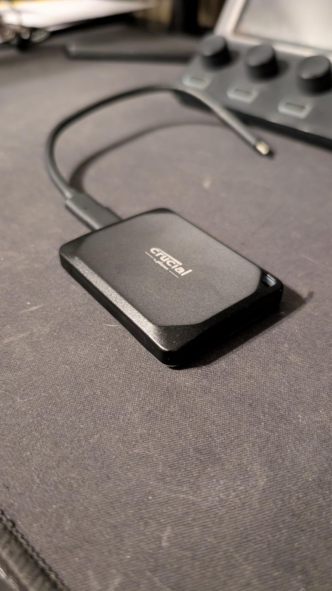 Crucial X10 Pro 1TB Portable SSD, Up to 2100MB/s Read, 2000MB/s Write, 3.2 USB-C, External Solid State Drive, Durable Storage for PC & Mac, for Professional Creators, Black - ‎CT1000X10PROSSD902 customer photo 2