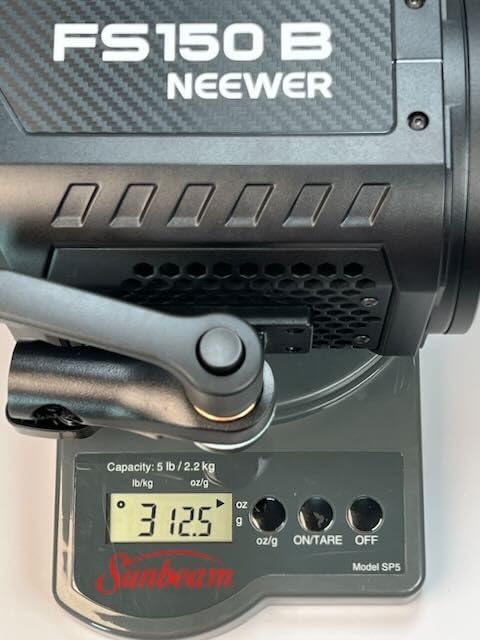 NEEWER FS150B LED Video Light 2.4G/APP Control,130W Bi Color COB Silent Photography Continuous Output Lighting with 4 Types Precise Dimming, 72000lux/1m, 2700K-6500K, CRI 97+,12 Effects, Bowens Mount customer photo 1