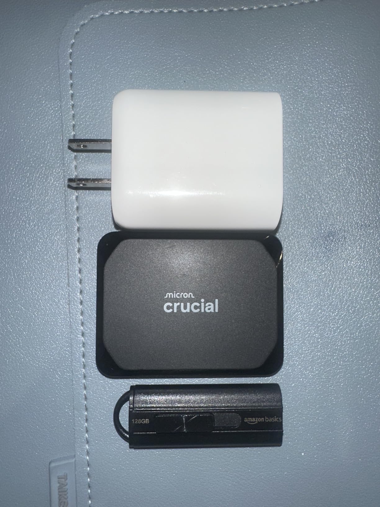 Crucial X9 1TB Portable SSD, Up to 1050MB/s, USB 3.2 USB-C, External Solid State Drive, Compatible with Windows, Mac, & Android, Reliable Storage for Games, Files, & Backups, Black - CT1000X9SSD902 customer photo 1