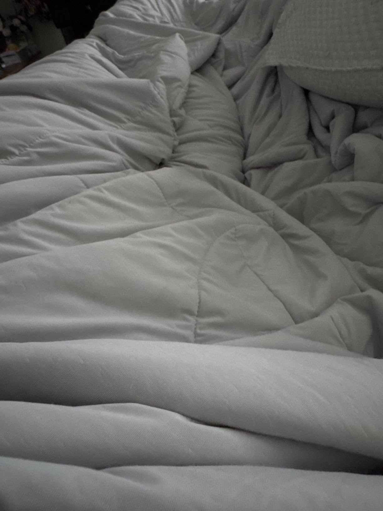 Bedsure Cooling Comforter Blankets for Hot Sleepers, All Season, Queen customer photo 1