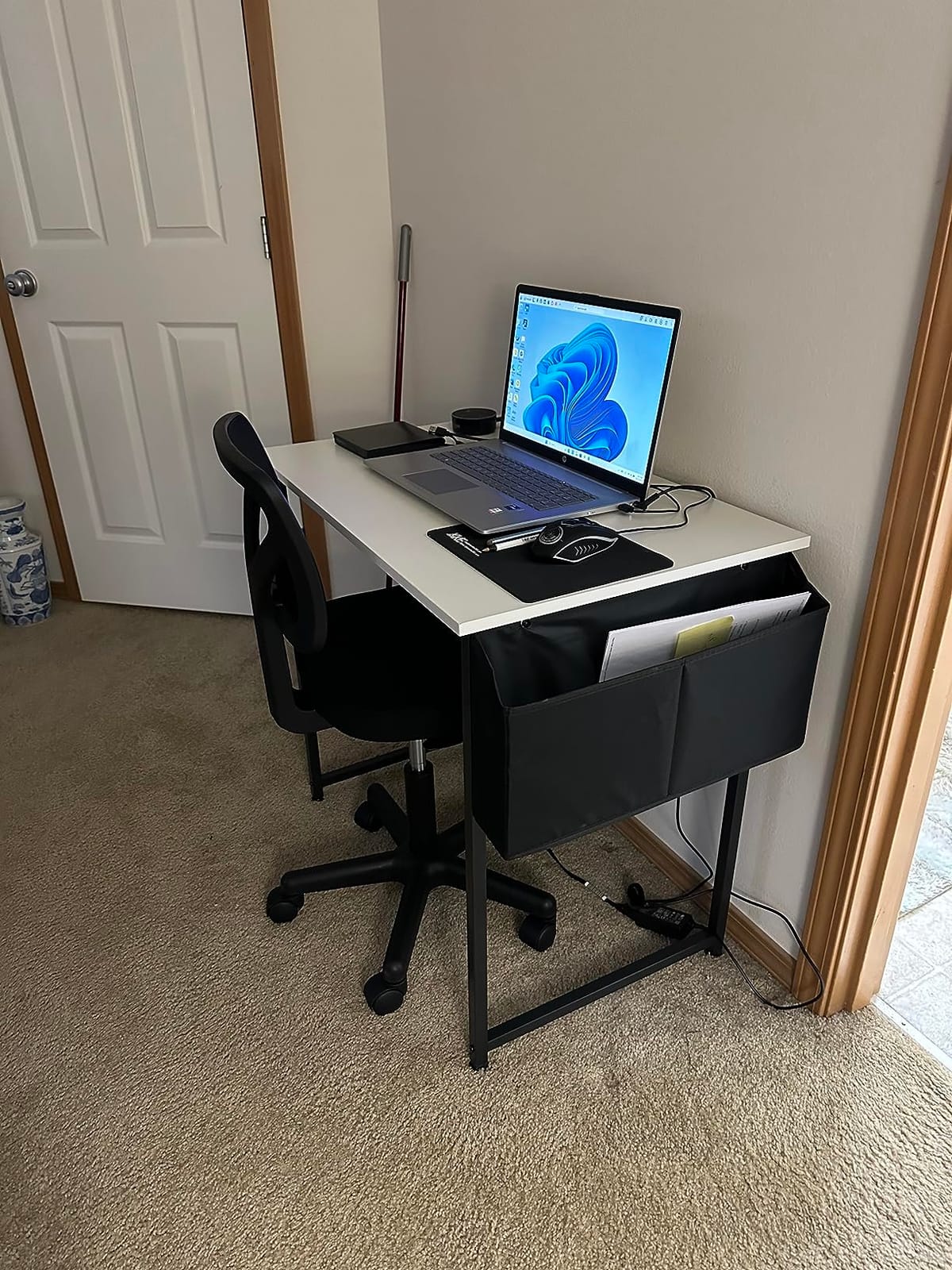 DLisiting 32 Inch Small Desk with Drawers, Black customer photo 1