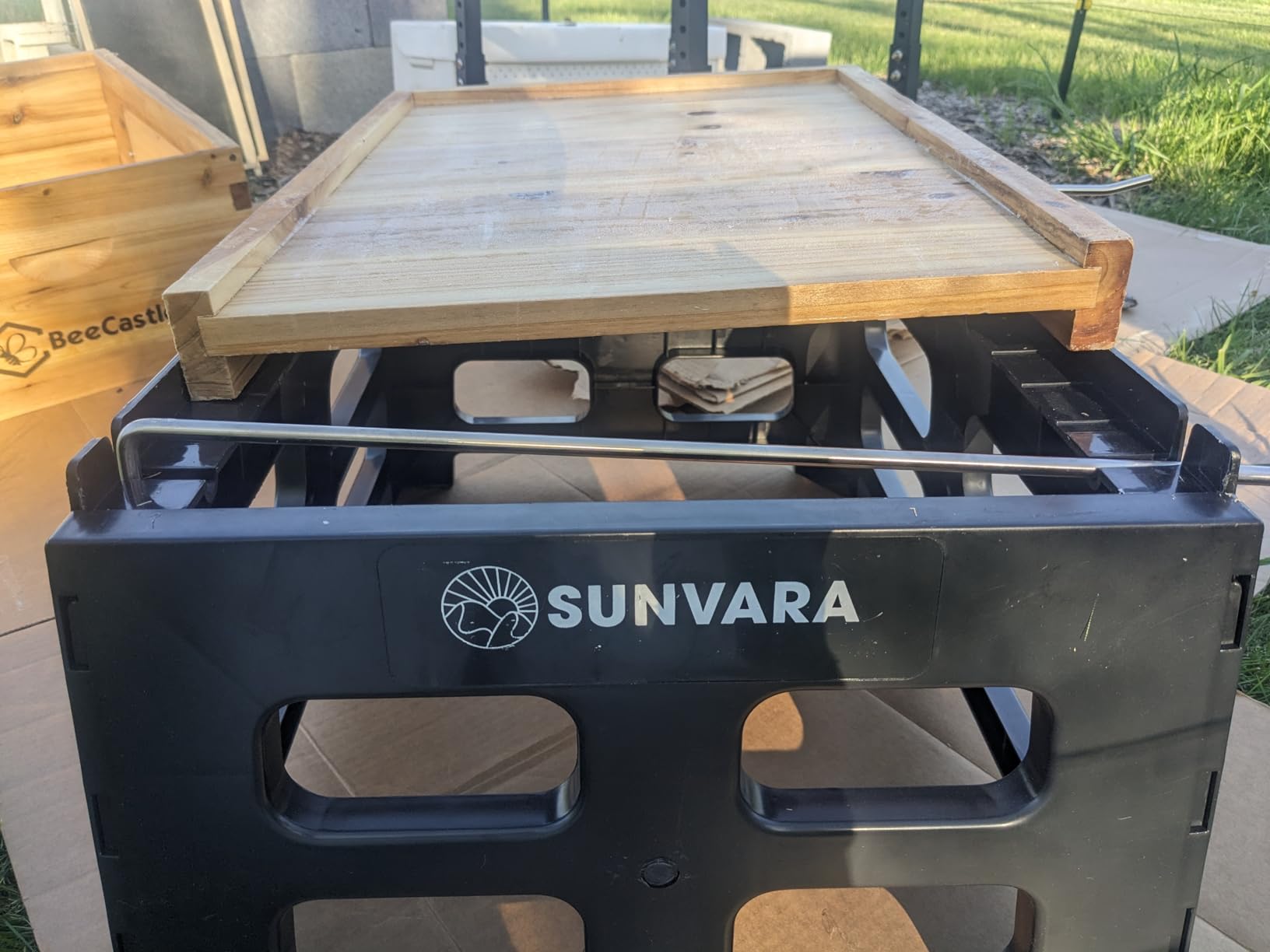 SunVara Bee Hive Stand - 10 Frame Hive Stand for Beekeeping customer photo 1