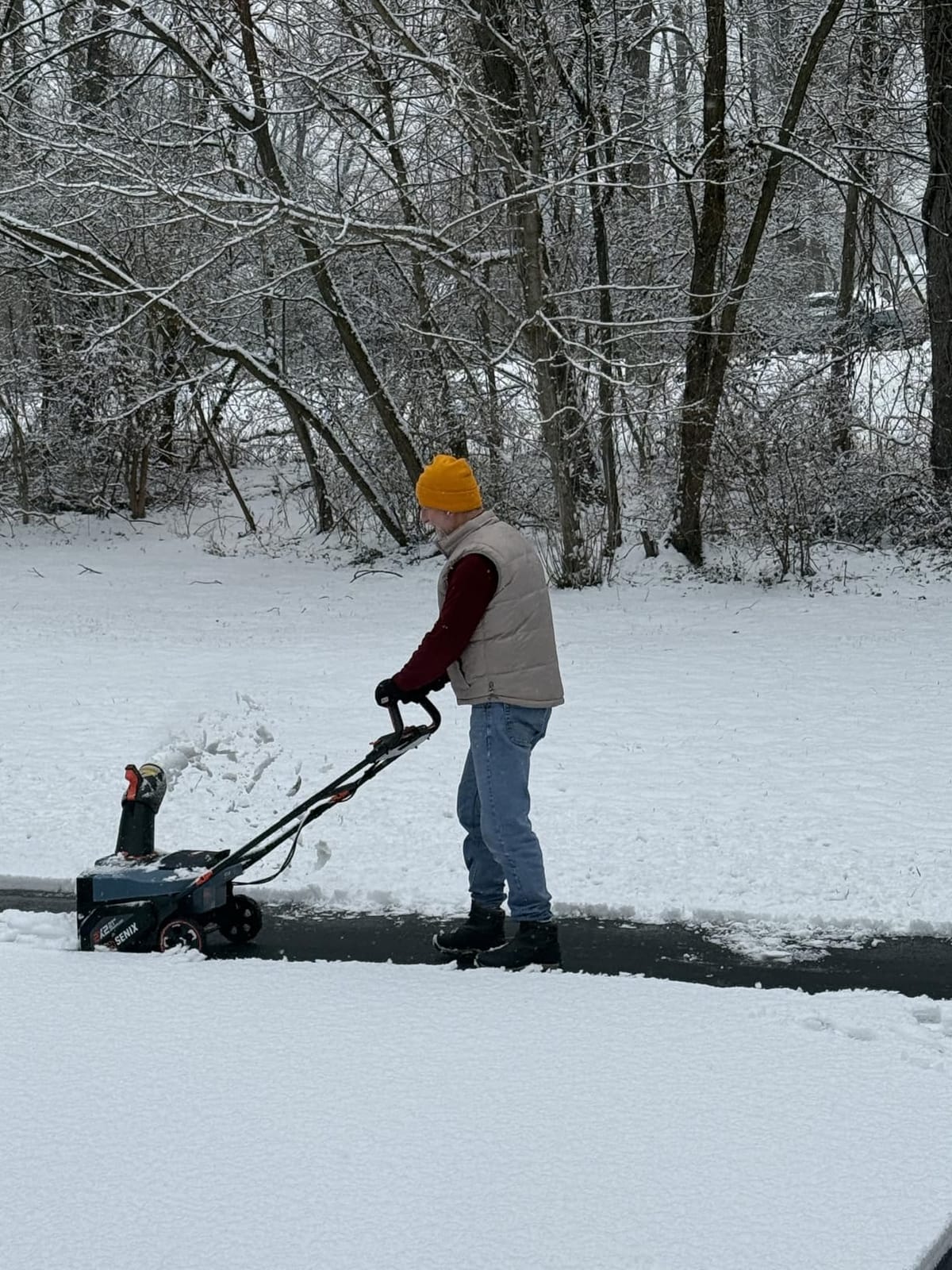 SENIX 40V 21-Inch Cordless Snow Blower with Variable-Speed Steel Auger customer photo 1