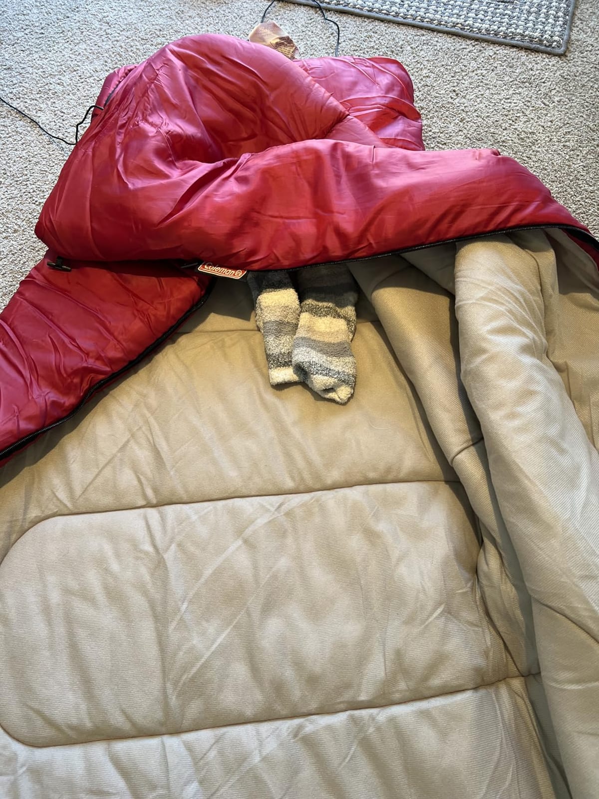 Coleman Palmetto Cool-Weather Sleeping Bag, 30°F Lightweight Camping Sleeping Bag for Adults, No-Snag Zipper with Stuff Sack Included customer photo 1