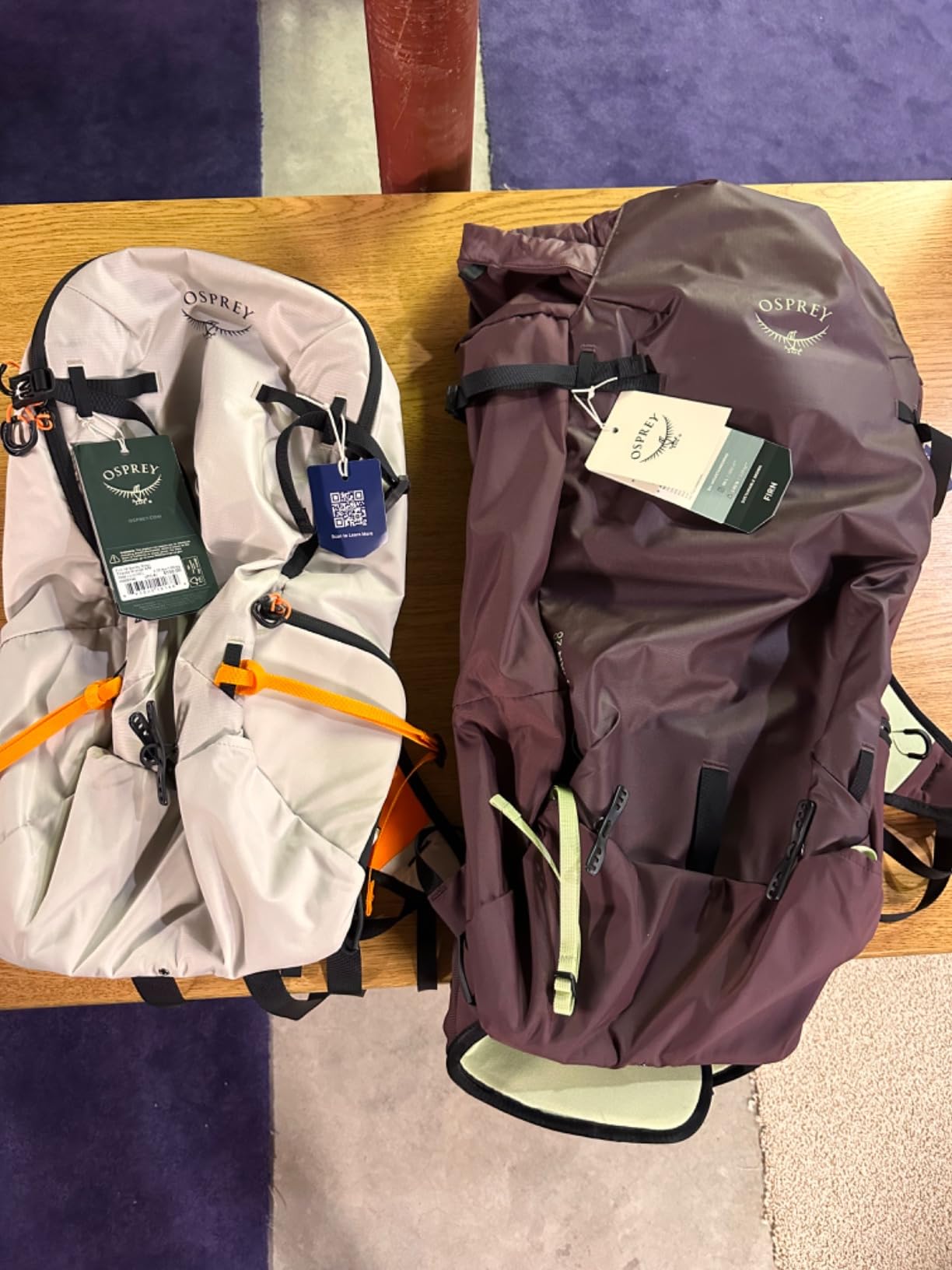 Osprey Firn 18L Ski and Snowboard Backpack, Elderberry Purple/Peppermint Green, Medium/Large customer photo 1