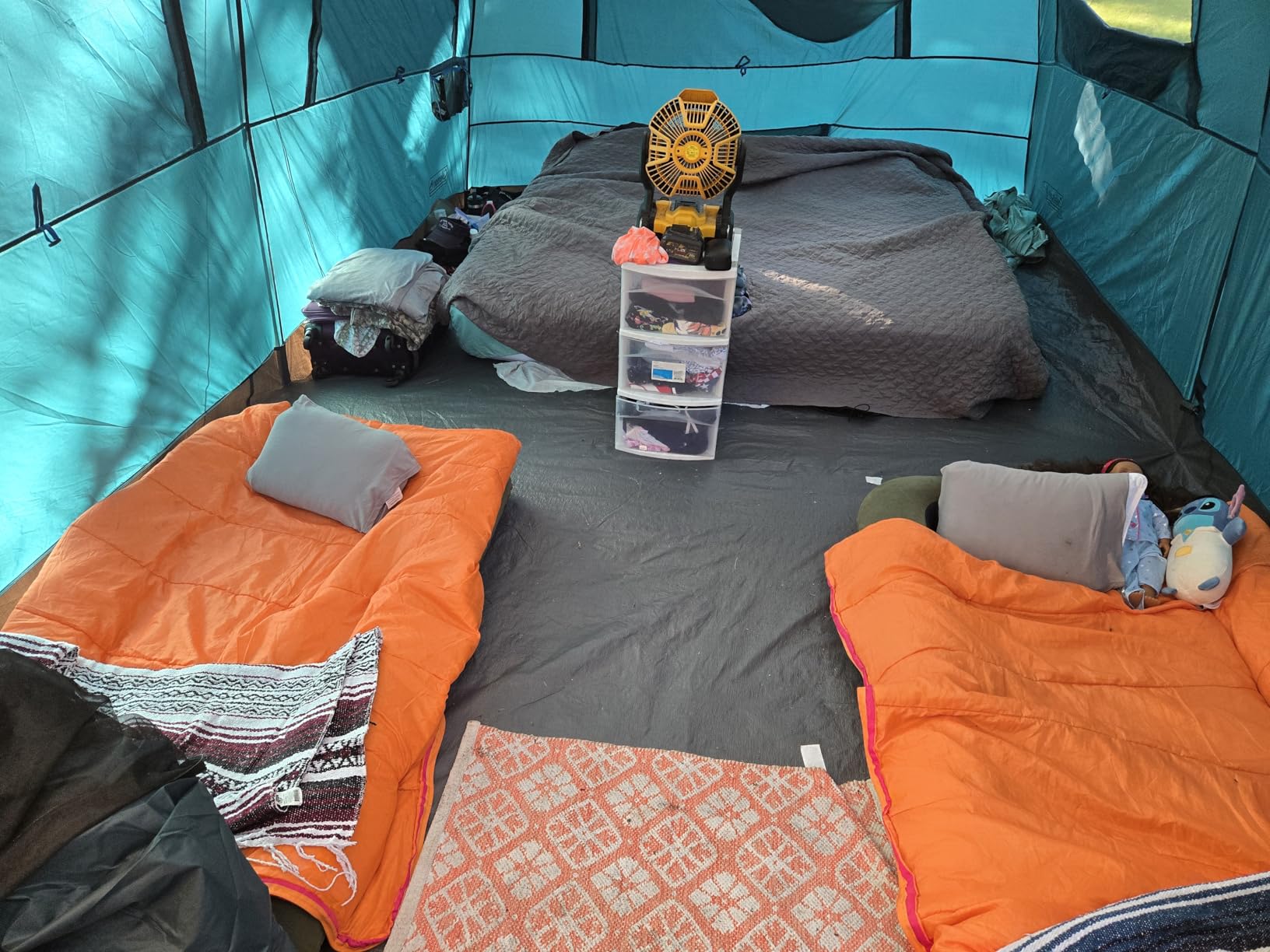 Coleman Skylodge Camping Tent with Rainfly & Screened Porch, XL Weatherproof Family Tent Fits 4 Queen-Sized Airbeds, Color-Coded Poles & Sleeves, Made of PFAS-Free Materials customer photo 1