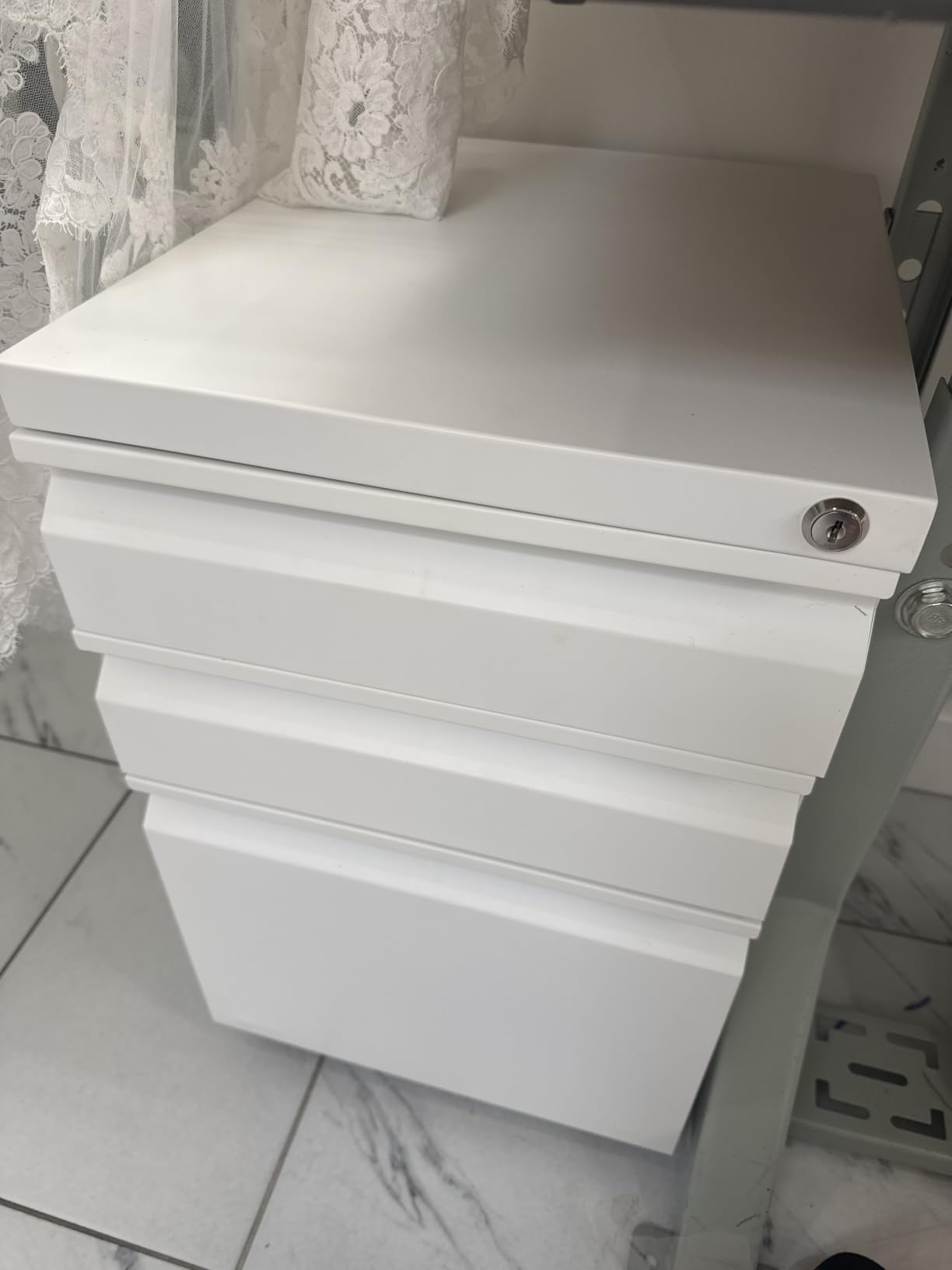 Guizeeopo Filing Cabinets for Home Office, Mobile File Cabinet with Lock, 3 Drawer Filing Cabinet for A4/Letter/Legal Size Folder, Fully Assembled Except Casters, Matte Black customer photo 1