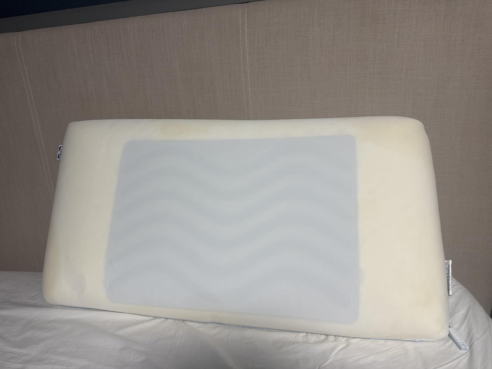 Sealy Dreamlife Standard Size Memory Foam Cooling Pillow with SealyChill Cooling Gel, Removable Machine-Washable Cover, Made in the USA customer photo 1