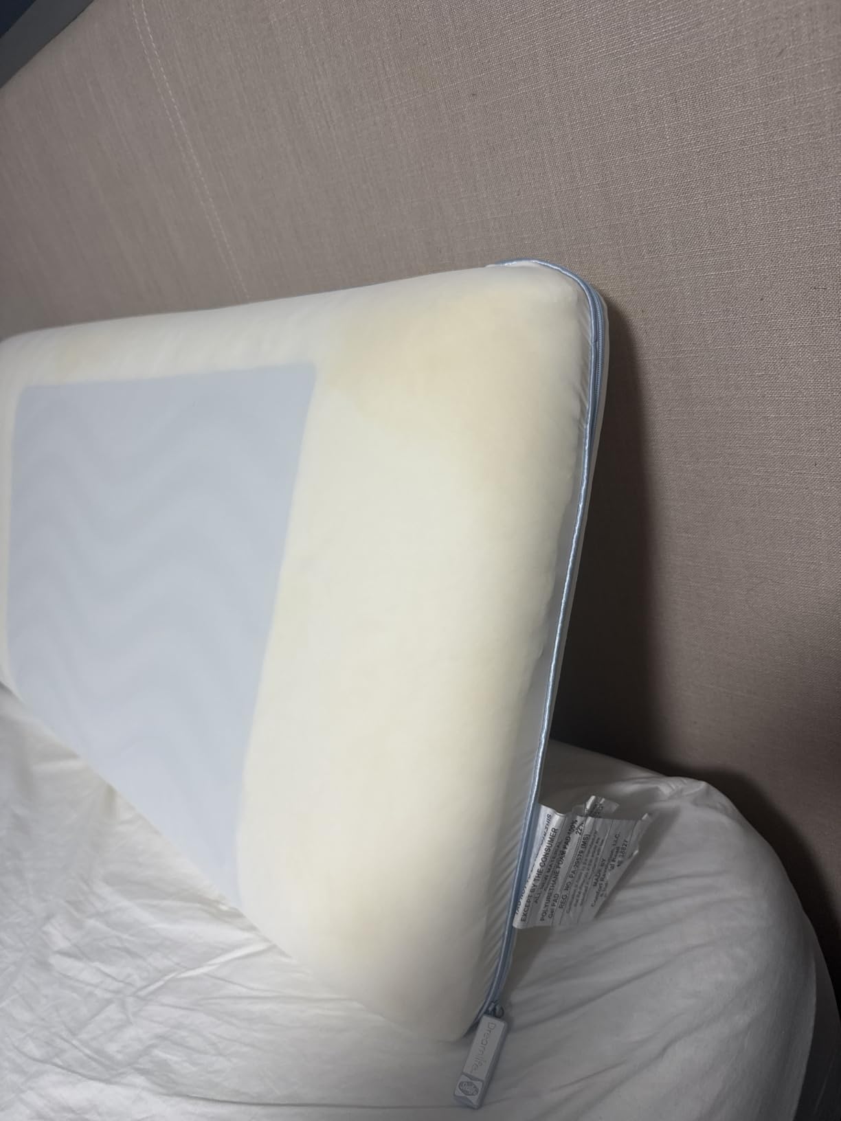 Sealy Dreamlife Standard Size Memory Foam Cooling Pillow with SealyChill Cooling Gel, Removable Machine-Washable Cover, Made in the USA customer photo 2