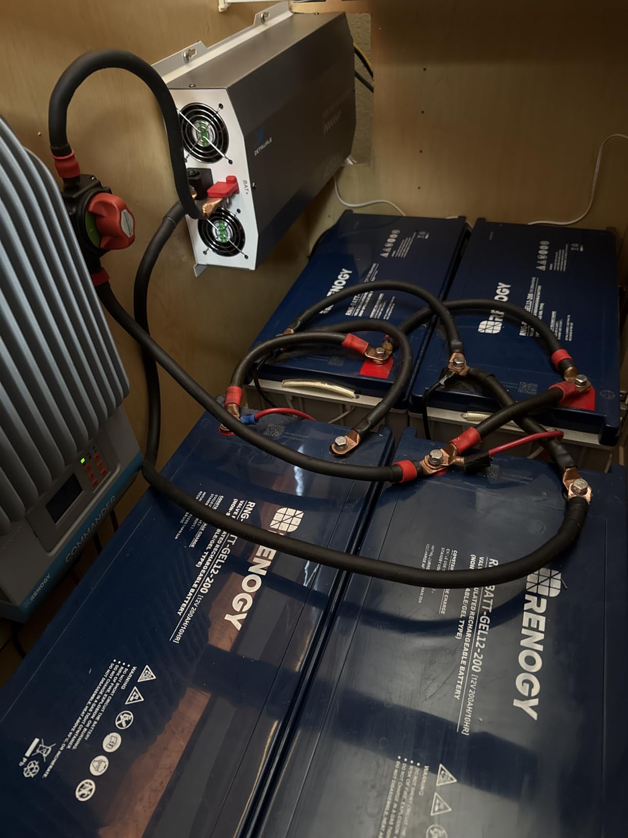 1500W Pure Sine Wave Inverter 12V DC to 120V AC Converter with LCD Remote | 3000W Peak,4AC Outlets, USB & Type-C Port,Clean Power for Truck, RVs, Camping, Off Grid Systems, and Backup Applications customer photo 2