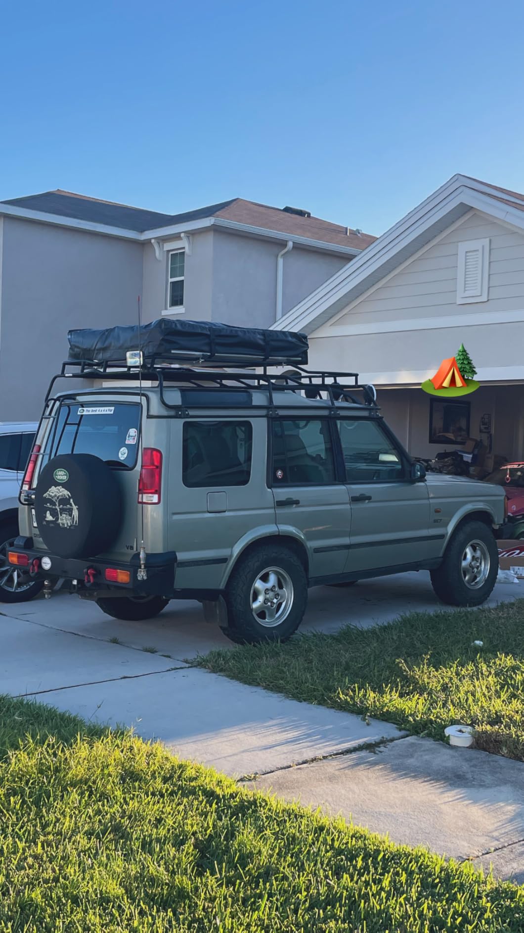 VEVOR Rooftop Tent Hard Shell, 2-3 Person Roof Top Tent for Car SUV Truck Jeep Van Camping with Telescopic Ladder, Thick Mattress & LED Light customer photo 1