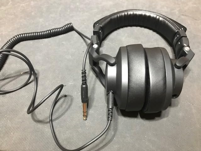 MAONO MH700 Wired Studio Headphone for Podcast Recording DJ Mixing Monitor customer photo 1
