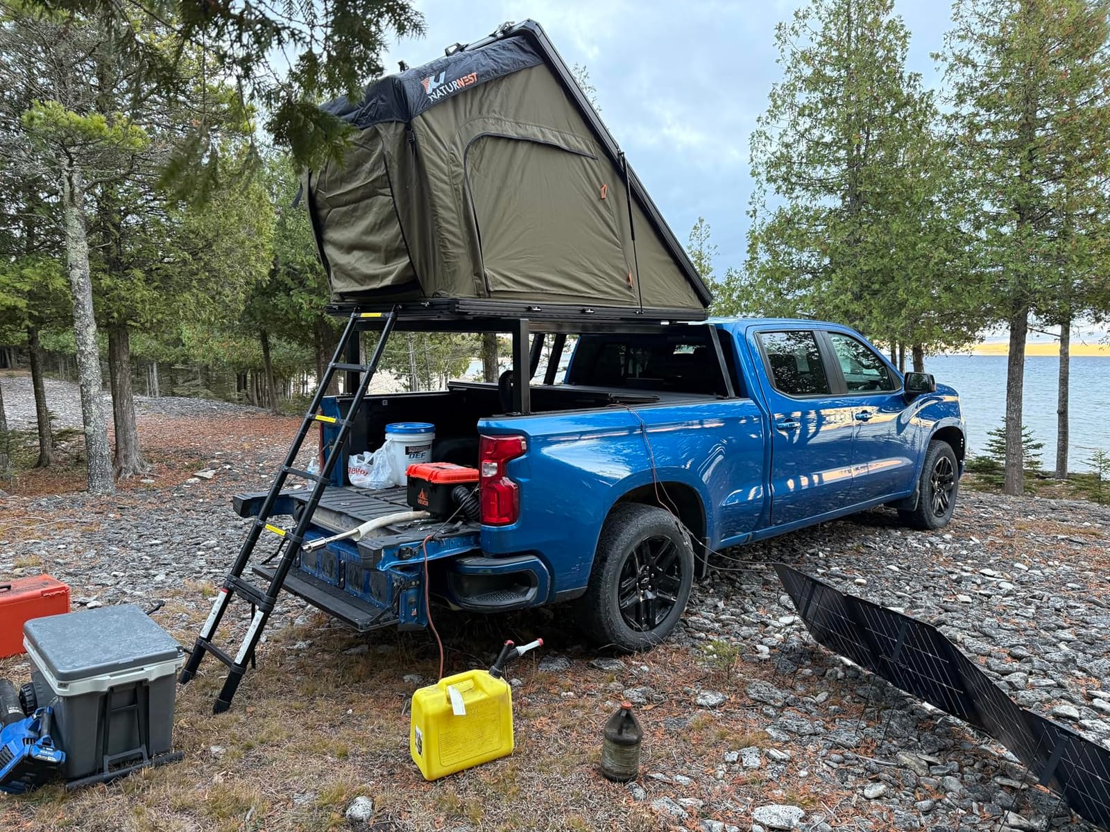 Naturnest Rooftop Tent Hard Shell, Easy Set Up Pop Up Tent for 2 Person Camping, Waterproof UV-Resistant Blackout Privacy 4 Season Tent for Truck, Jeep, SUV, Van, Trailer - Polaris 2 customer photo 1