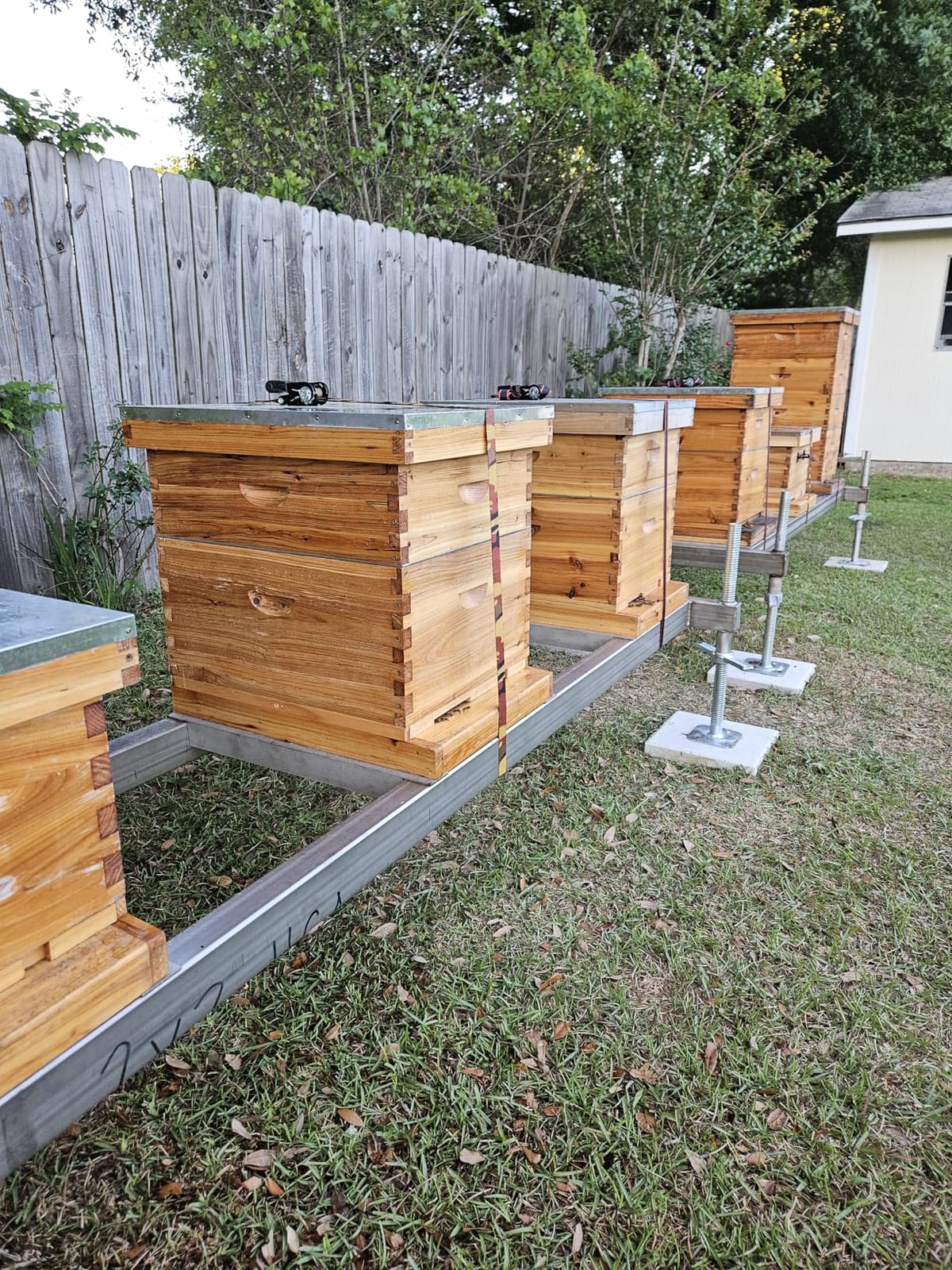 10 Frame Super Beehive Board Unassembled Bee Box Wax Coated Bee Hives Body Comes with Pack of Screws(No Frames or Foundations) customer photo 1