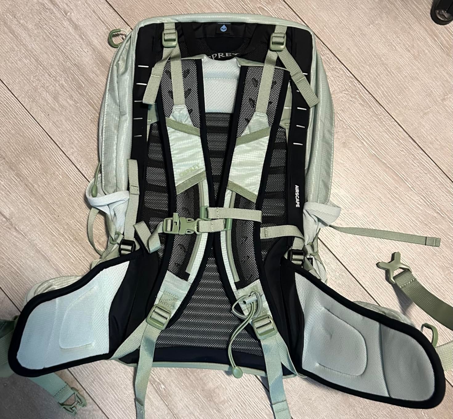 Osprey Tempest 22L Women's Lightweight Hiking Backpack, Red OS customer photo 2