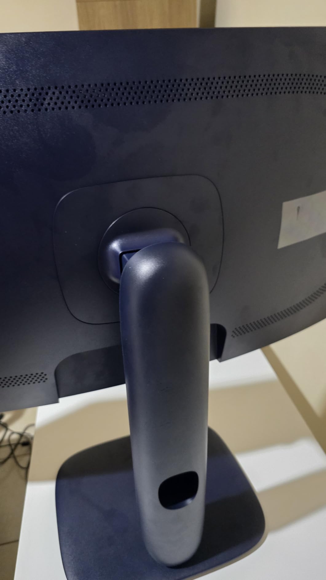 Alienware 34 Curved Gaming Monitor – AW3425DWM - 34-inch WQHD 180Hz 1ms Display, 1500R, AMD FreeSync Premium, VESA AdaptiveSync. customer photo 1