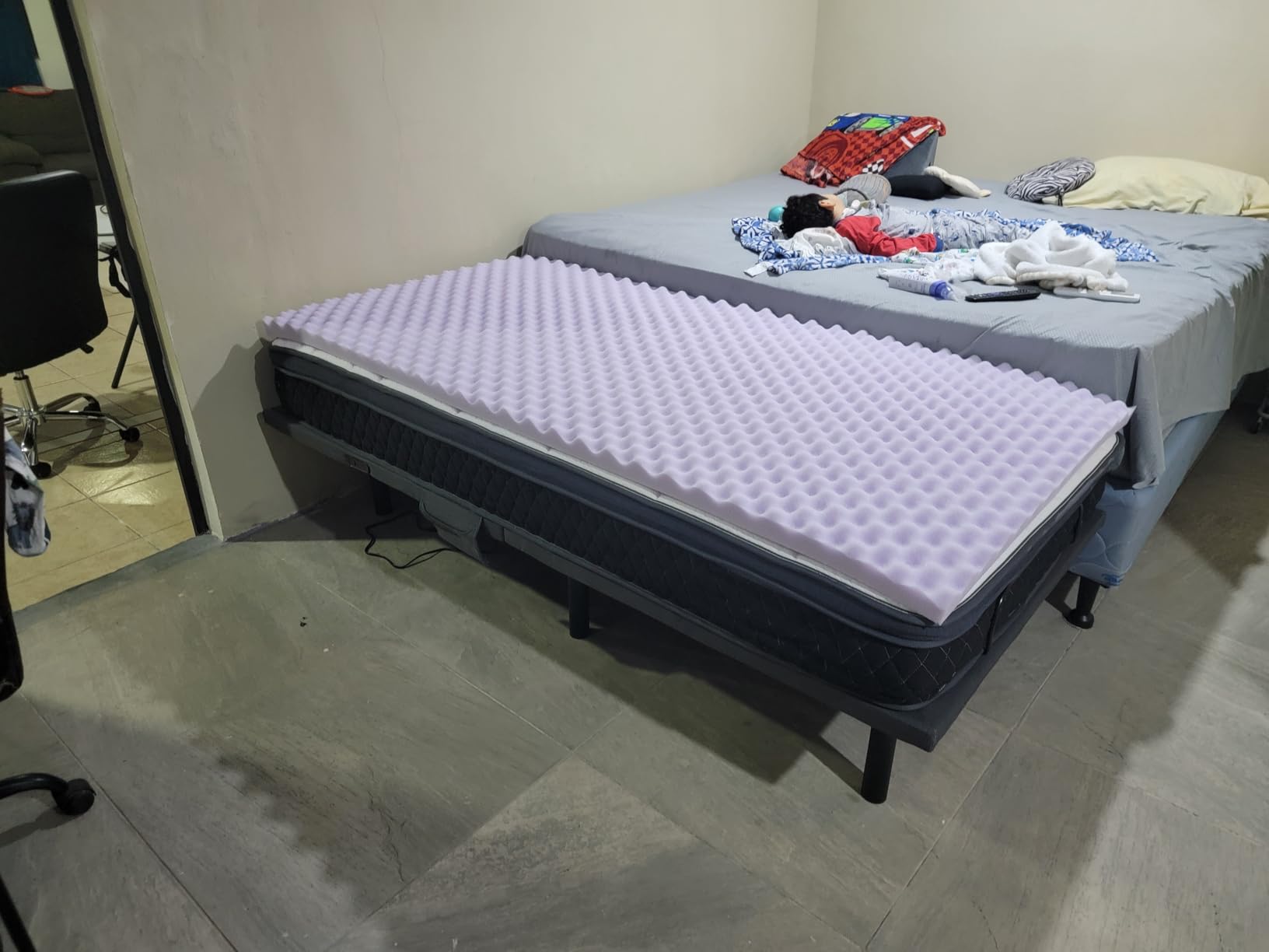 Pipishell Twin Adjustable Bed Frame with Wireless Remote and Zero Gravity customer photo 2