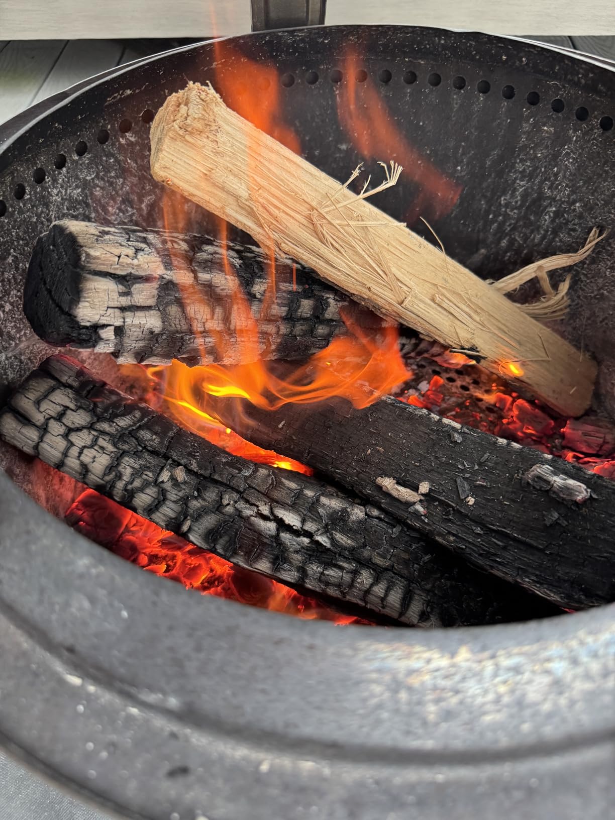 Firewood Central Kiln-Dried PA Oak – 16” Splits (Approx. 38 lb) – Bold Smoking Wood for Cooking, Grilling, BBQ & Fire Pits – Easy Light, Low Smoke, USA-Sourced customer photo 1