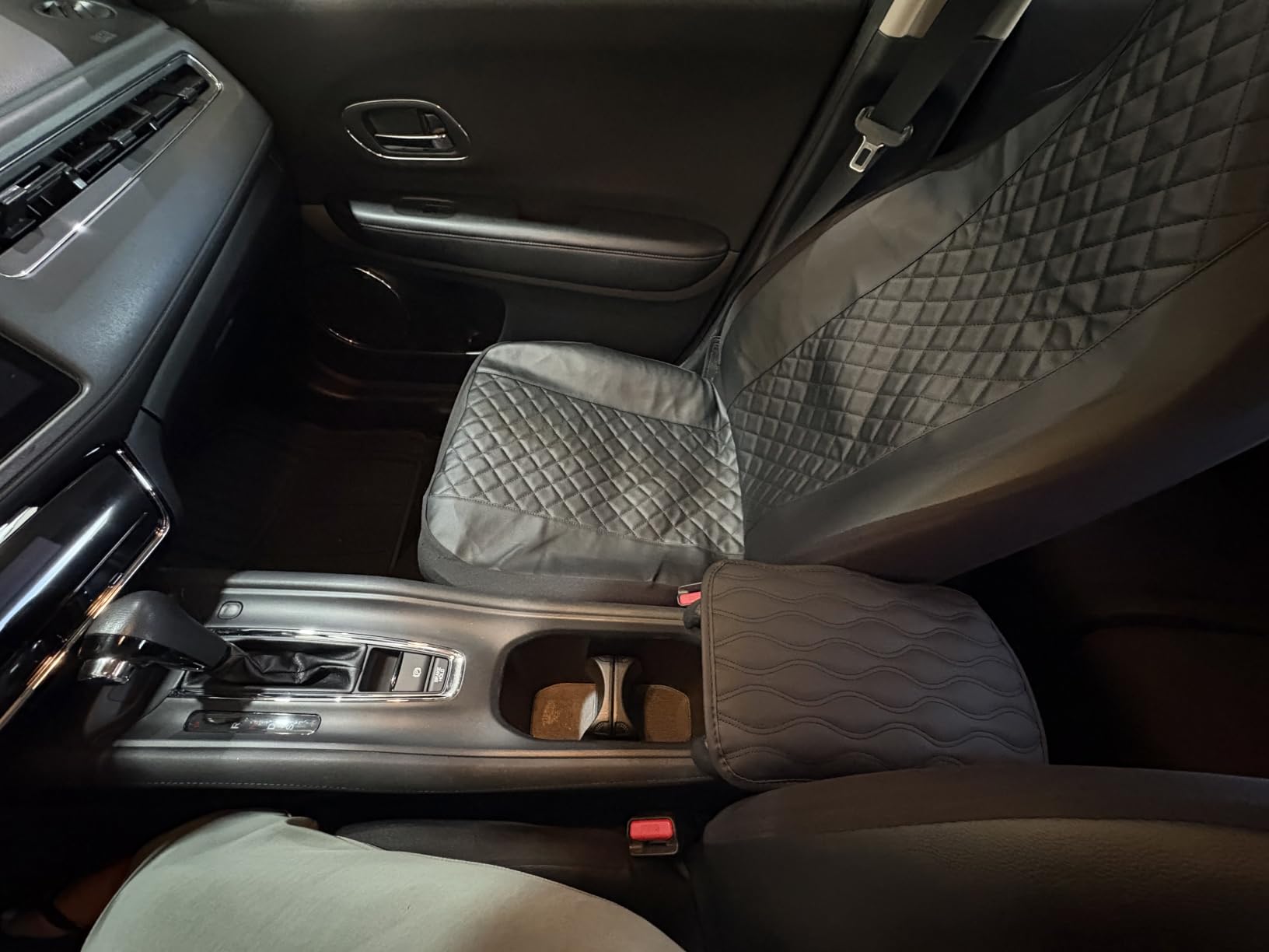 Amiss Car Center Console Cover, Upgraded Leather Car Armrest Cushion with 2 Storage Pockets, Universal Waterproof Cushion Pad, Non-Slip Car Interior Accessories, Fits Most Sedans SUVs Trucks (Black) customer photo 1