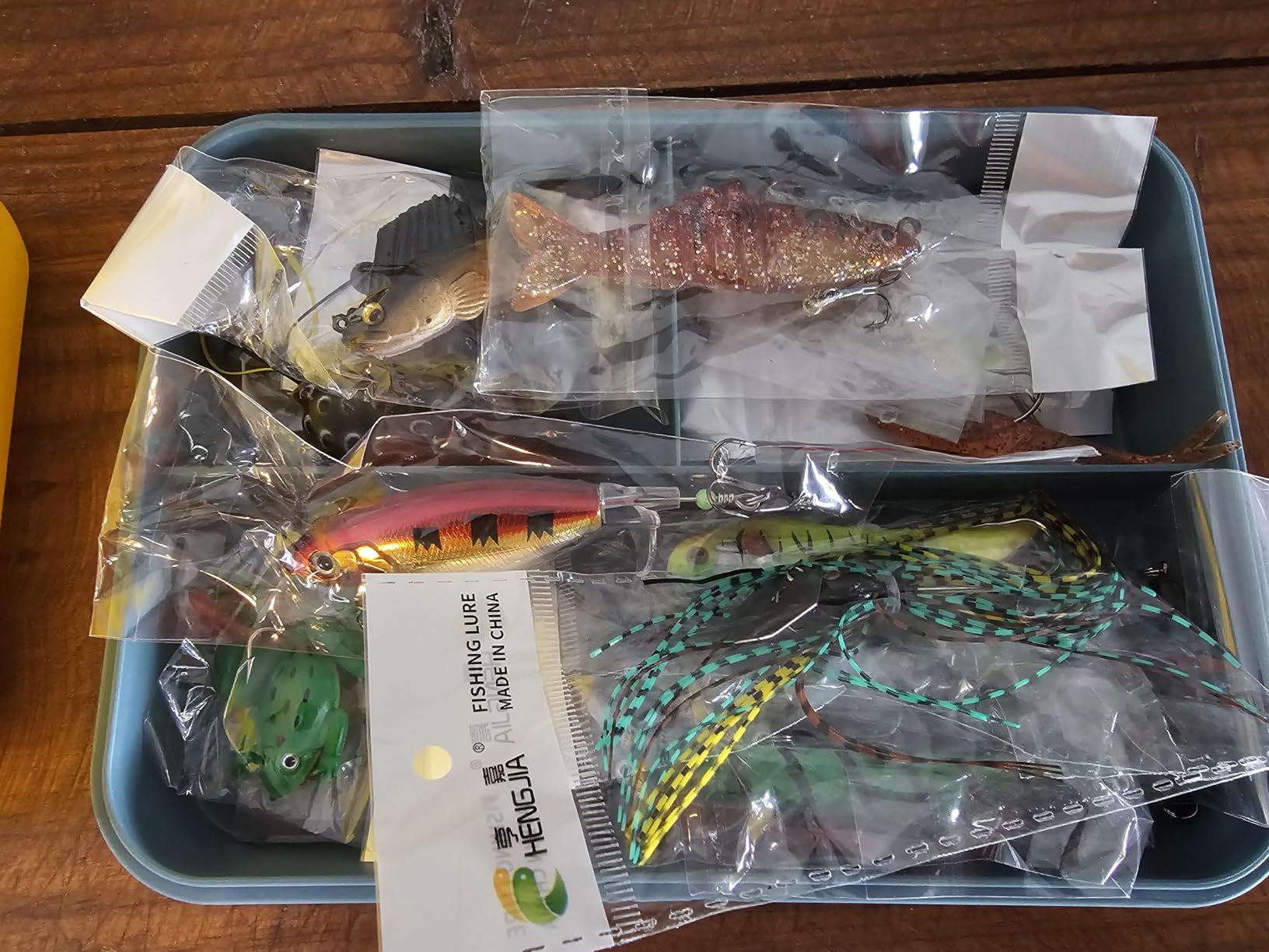 600 Pcs/Tackle Box Fishing Kit-Fishing Hooks,Sinkers, Swivels Snaps,Top Water Lure,Spoons,Soft Lures,Jig Heads, Frogs, Minnow, Accessories Equipment- Saltwater Freshwater Bass Bait Gear customer photo 2