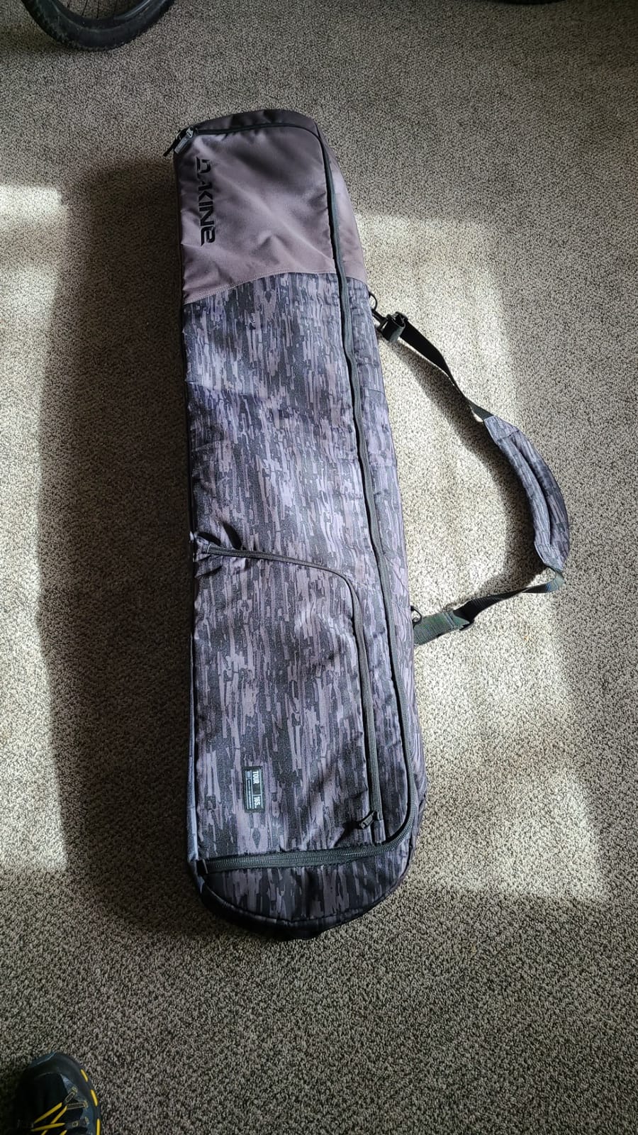 Dakine Tour Snowboard Bag; Padded Snowboard Travel Bag for Air Travel; Lightweight Snowboarding Bag Without Wheels, Color, Size customer photo 1