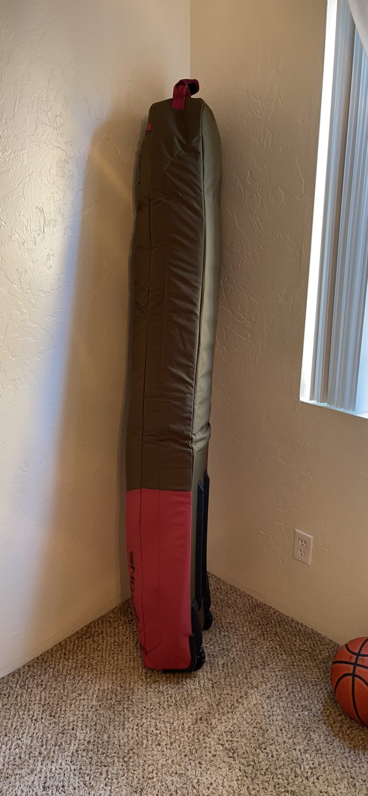 Dakine Low Roller Snowboard Bag, Snowboard Travel Bag customer photo 2