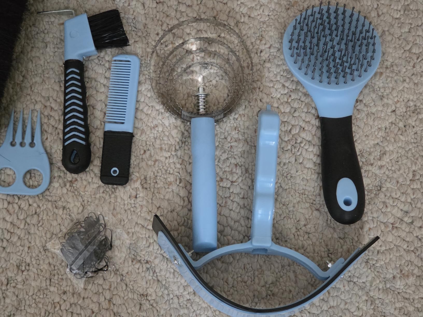 Horse Grooming Kit, 14-in-1 Professional Horse Brush Supplies Set for Grooming & Care, with Horse Brushes, Curry Comb, Hoof Pick & Waterproof Storage Tote Bag for Shining, Detangling, Massaging(Blue) customer photo 2