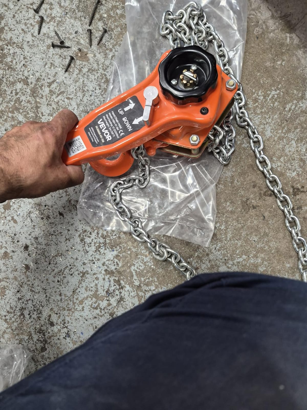VEVOR Manual Lever Chain Hoist, 1T 2200LBS Capacity Heavy Duty Come Along, 10FT Lift G80 Alloy Steel Chain with Dual Pawl Mechanical Brake,360°Rotating Hooks, for Warehouse Construction Garage customer photo 2