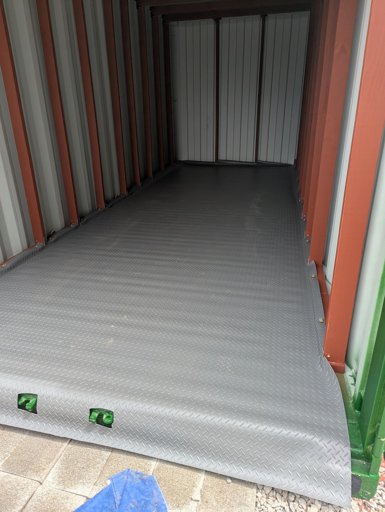 VEVOR Garage Floor Roll, 7.5 x 20 ft Garage Flooring Mat, 2.2 mm Thickened PVC Diamond Plate Floor Protector Mat with Double-Sided Tape, Non-Slip, Easy to Clean for Warehouse, Gyms, Trailer, Black customer photo 2