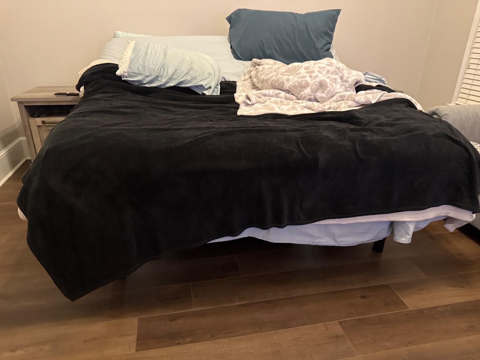 Nestl Queen Adjustable Bed Frame with Massage and Wireless Remote, Electric Base with Head and Foot Incline, Zero Gravity, USB Ports, Under Bed LED, No Box Spring Needed customer photo 1