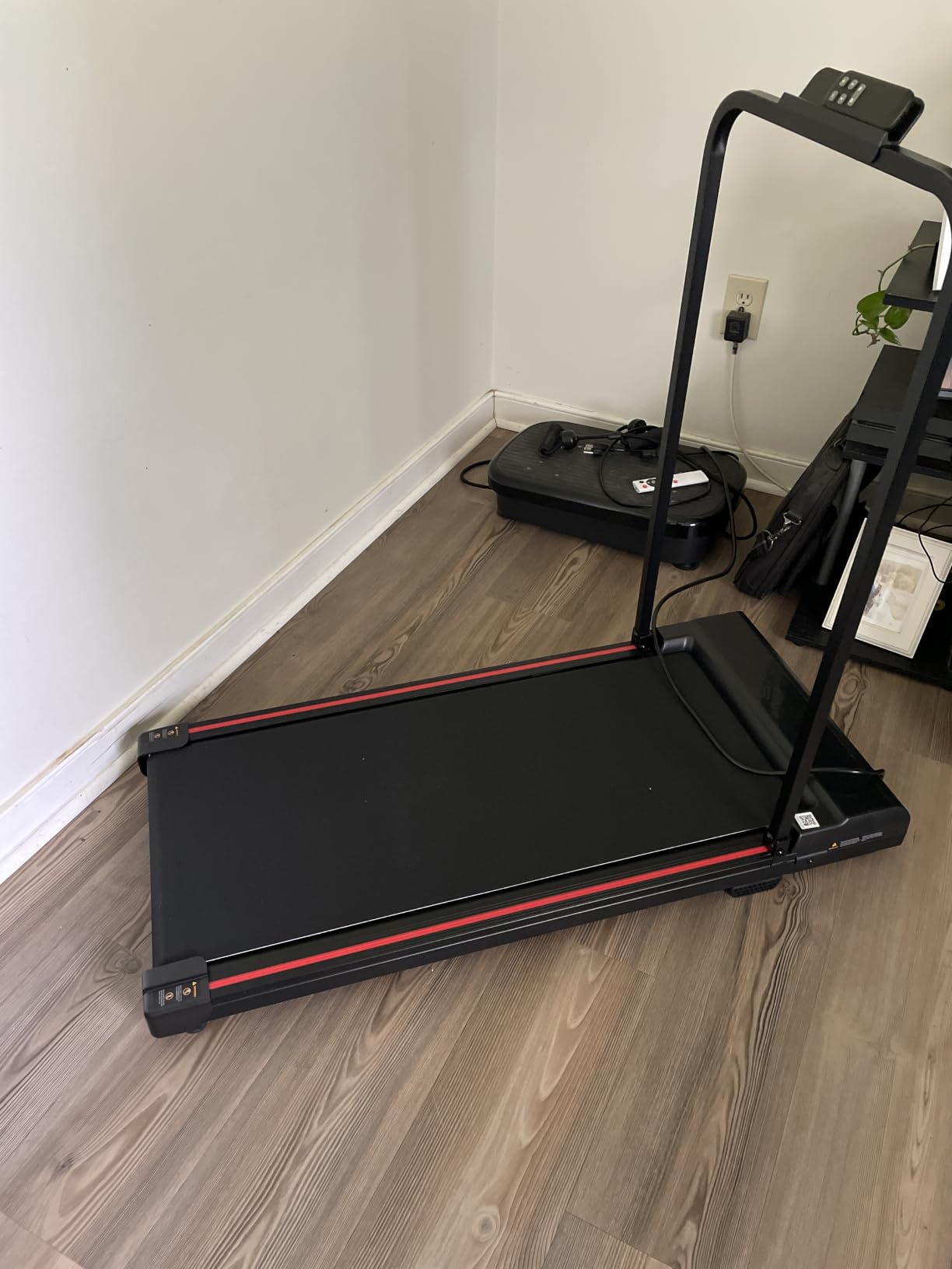 Walking Pad Treadmill for Home - Foldable Treadmills with Handle Bar Mini Portable Walk Pads Under Desk Small Spaces Compact Folding Electric Treadmills Office Walking and Running Machine Terluxra customer photo 2