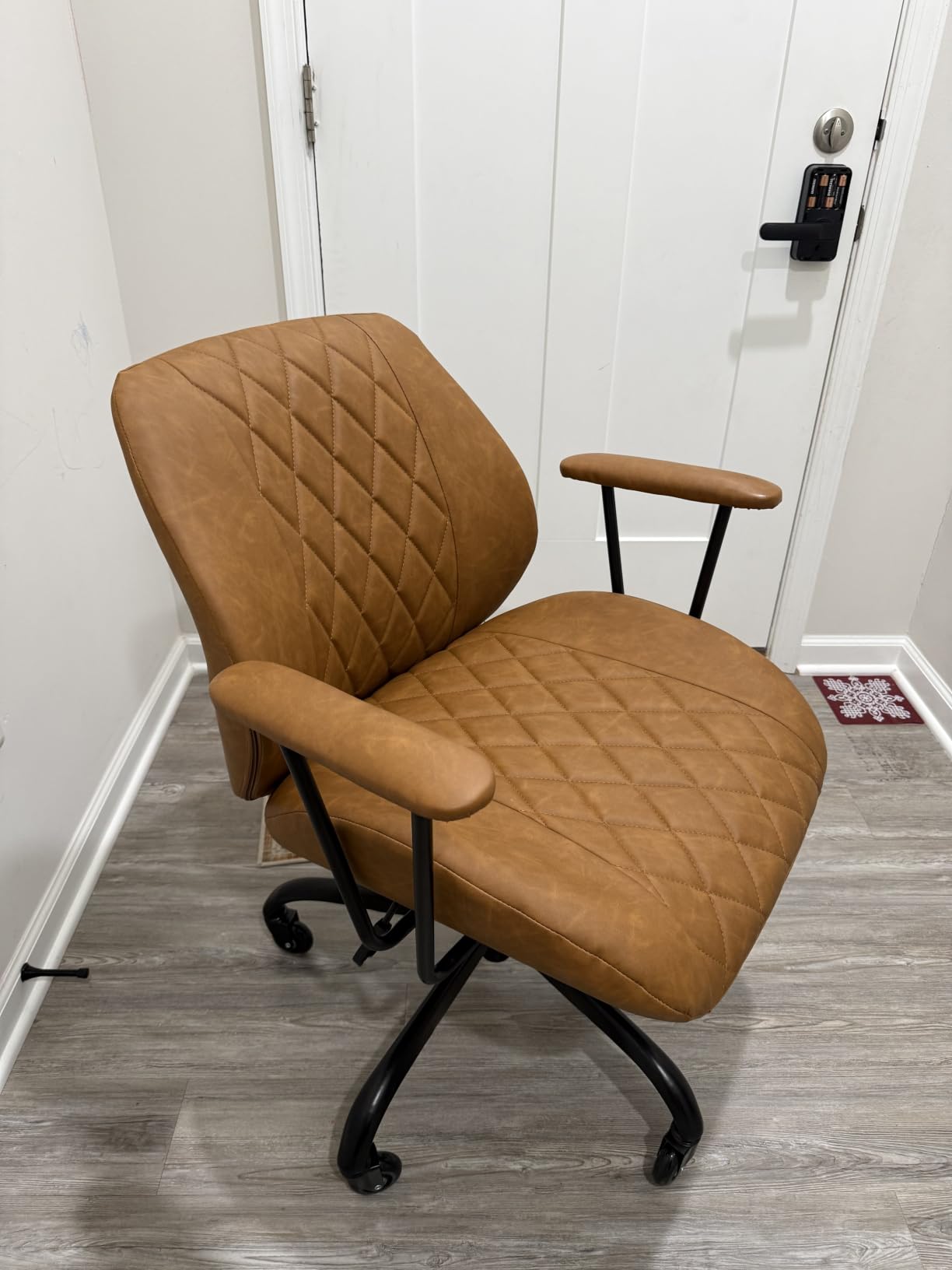 VECELO Ergonomic Office Chair with Removable Armrests, PU Leather Desk Chair with Rubber Casters, Tilt Function, Adjustable Height, Swivel Rolling Computer Chair, for Home, Office, Task Work, Brown customer photo 1